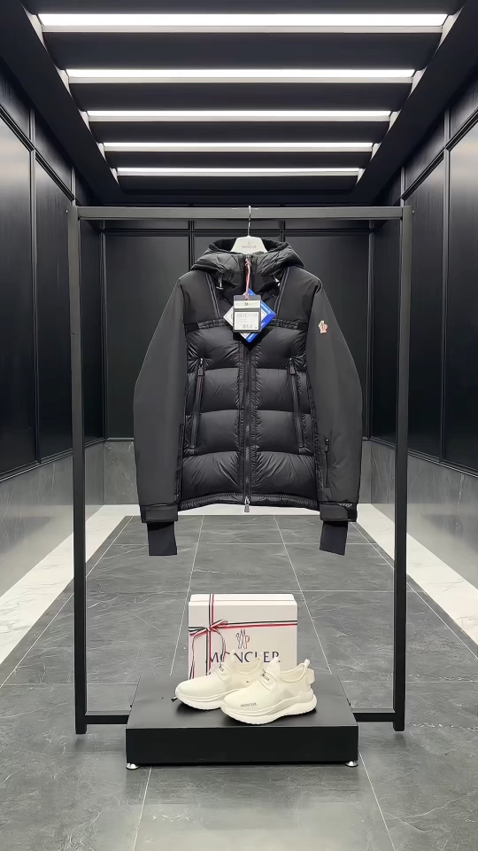 Moncler Grenoble 男士Morgins羊毛皮拼接里羽绒服.原版3W+购入开发.高端单品.实