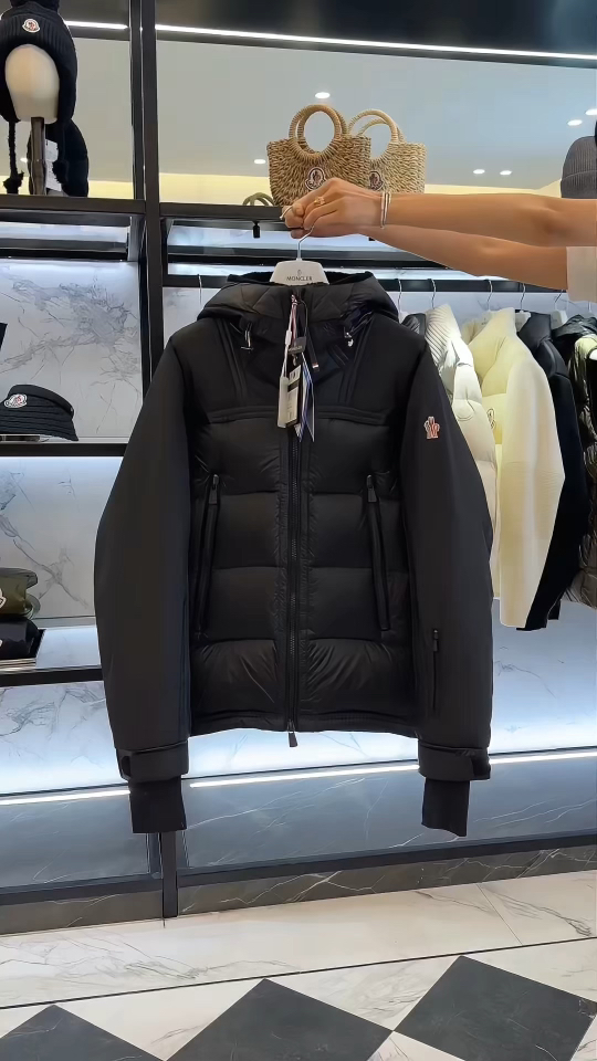Moncler Grenoble 男士Morgins羊毛皮拼接里羽绒服.原版3W+购入开发.高端单品.更