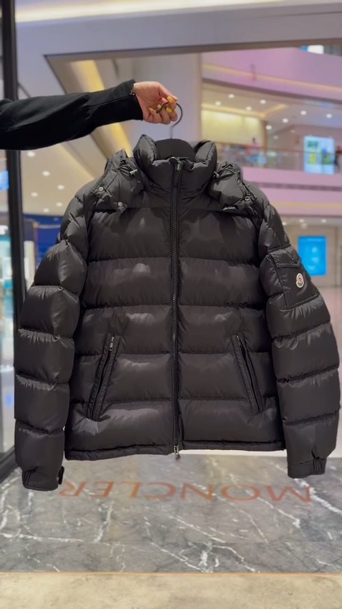 🌟Moncler王牌经典，2025全新上市.Maya(全新科技尼龙)男士哑光短款羽绒夹克外套.大货充足.