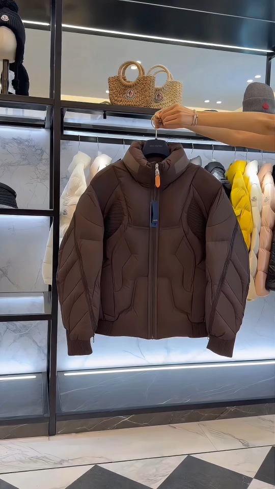 羽绒服 特级羽绒⬆️ Louis Vuitton Lv2025全新重工机甲风立领羽绒外套.鹅绒填充.极致