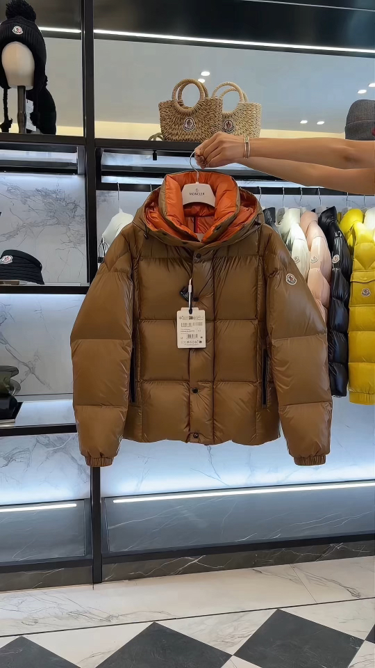 🌟Moncler【明星同款】新增棕色.南瓜配色真的高级.Parana连帽短款羽绒夹克外套.男女上身都好看