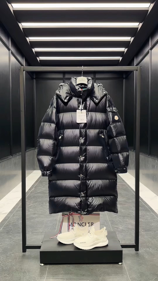 Moncler Hanoverian(亮面)长款男士羽绒服夹克外套.2025最新特级修正版本.最新版本.