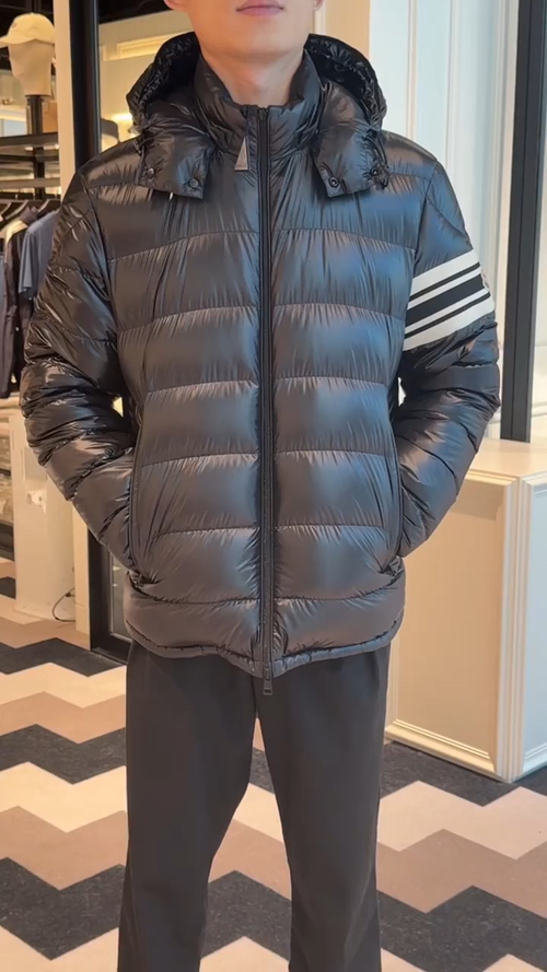 上身效果｜Moncler Landre条纹拉链连帽长袖夹克外套.连帽可脱卸