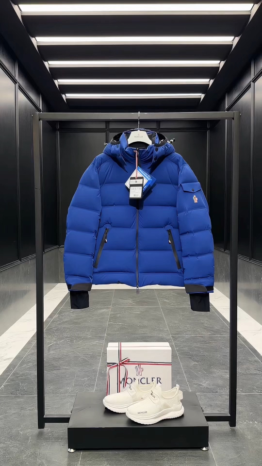 Moncler Montgetech(限定蓝色)高端男士短款羽绒夹克外套.太漂亮了这个配色.必须自留.实