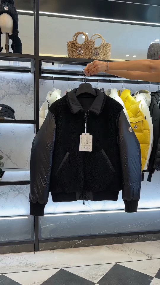Moncler Maulevrier男士双面泰迪绒飞行员羽绒夹克外套.两面穿搭.更多实拍视频展示.
