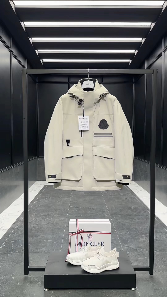 Moncler x Pharrell Williams菲董限定男女款中长工装休闲风羽绒服夹克外套.实拍视