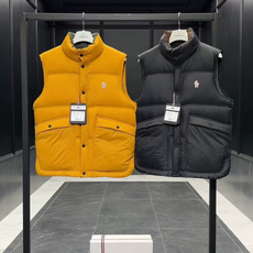 Moncler Grenoble高端黑标滑雪系列Aul厚款立领毛绒内里羽绒马甲.两色实拍视频展示. Moncler Grenoble高端黑标滑雪系列Aul厚款立领毛绒内里羽绒马甲.两色实拍视频展示.