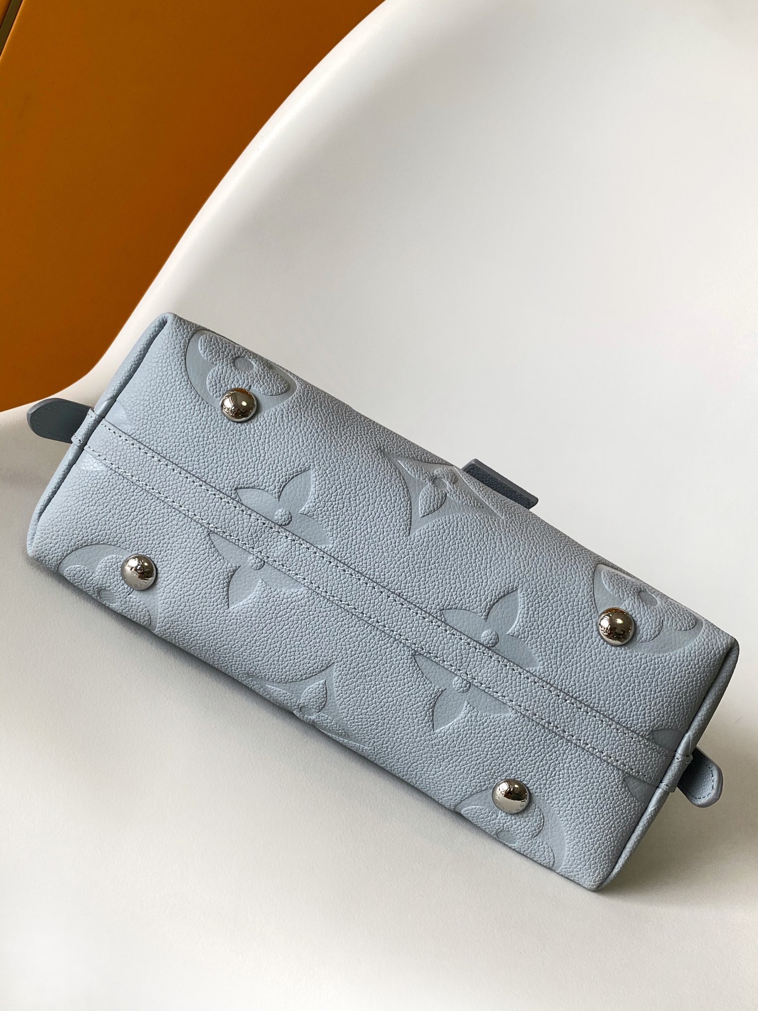 Louis Vuitton 动态芯片 M46673浅蓝 M24652渐变色M24141紫色