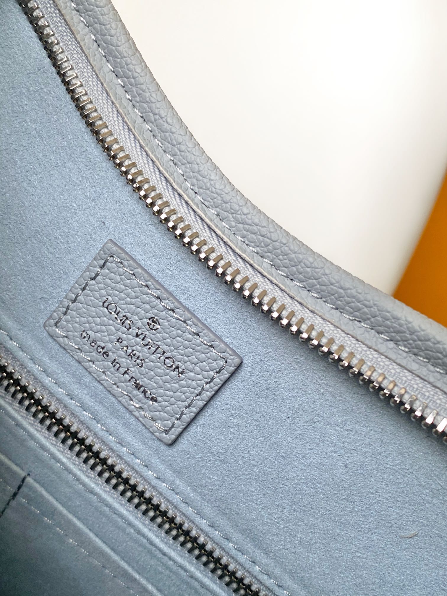 Louis Vuitton 动态芯片 M46673浅蓝 M24652渐变色M24141紫色