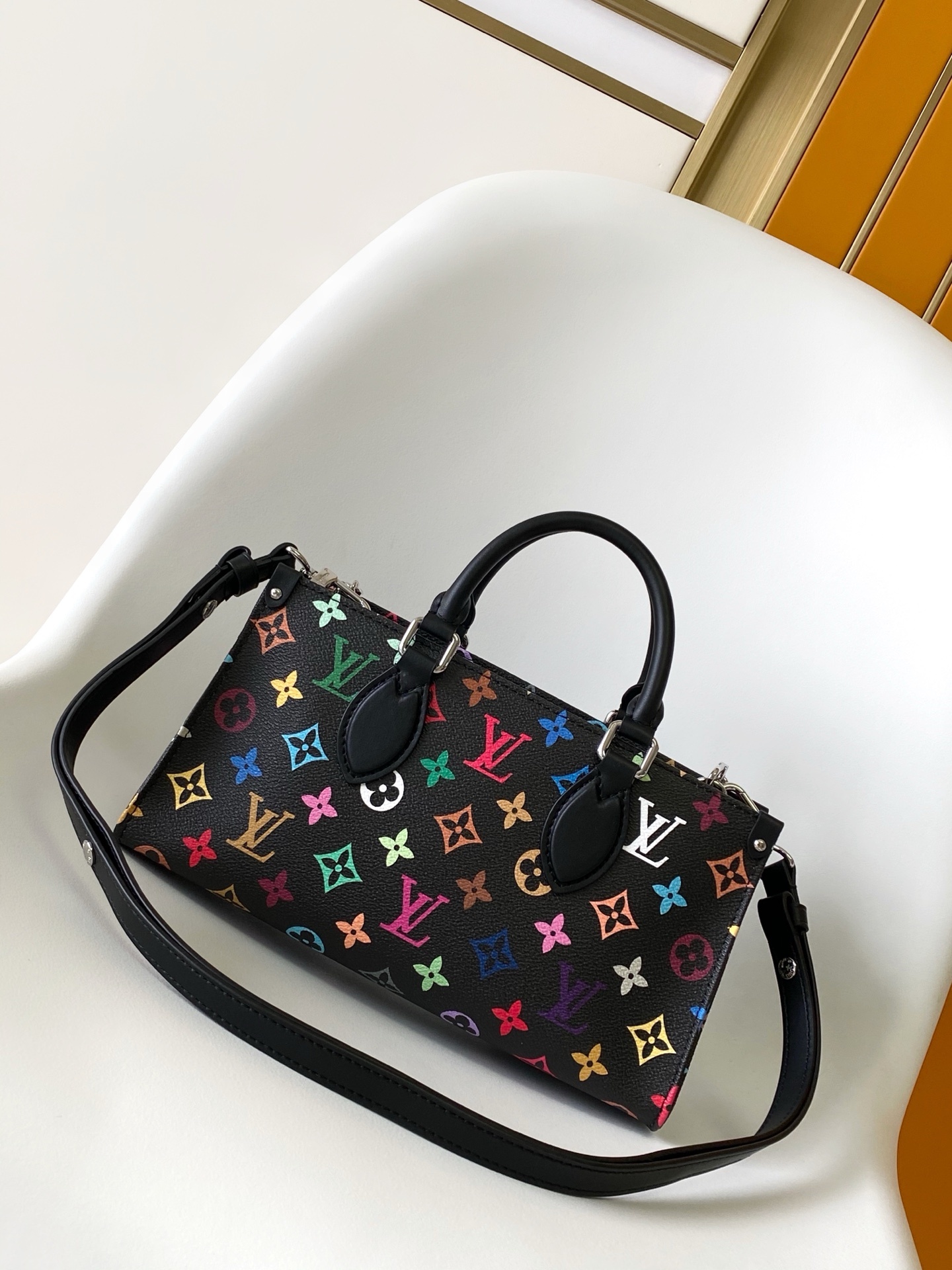 M13260黑彩 动态芯片 四方包链条包 LV X TM ONTHEGO EAST WEST CHAIN