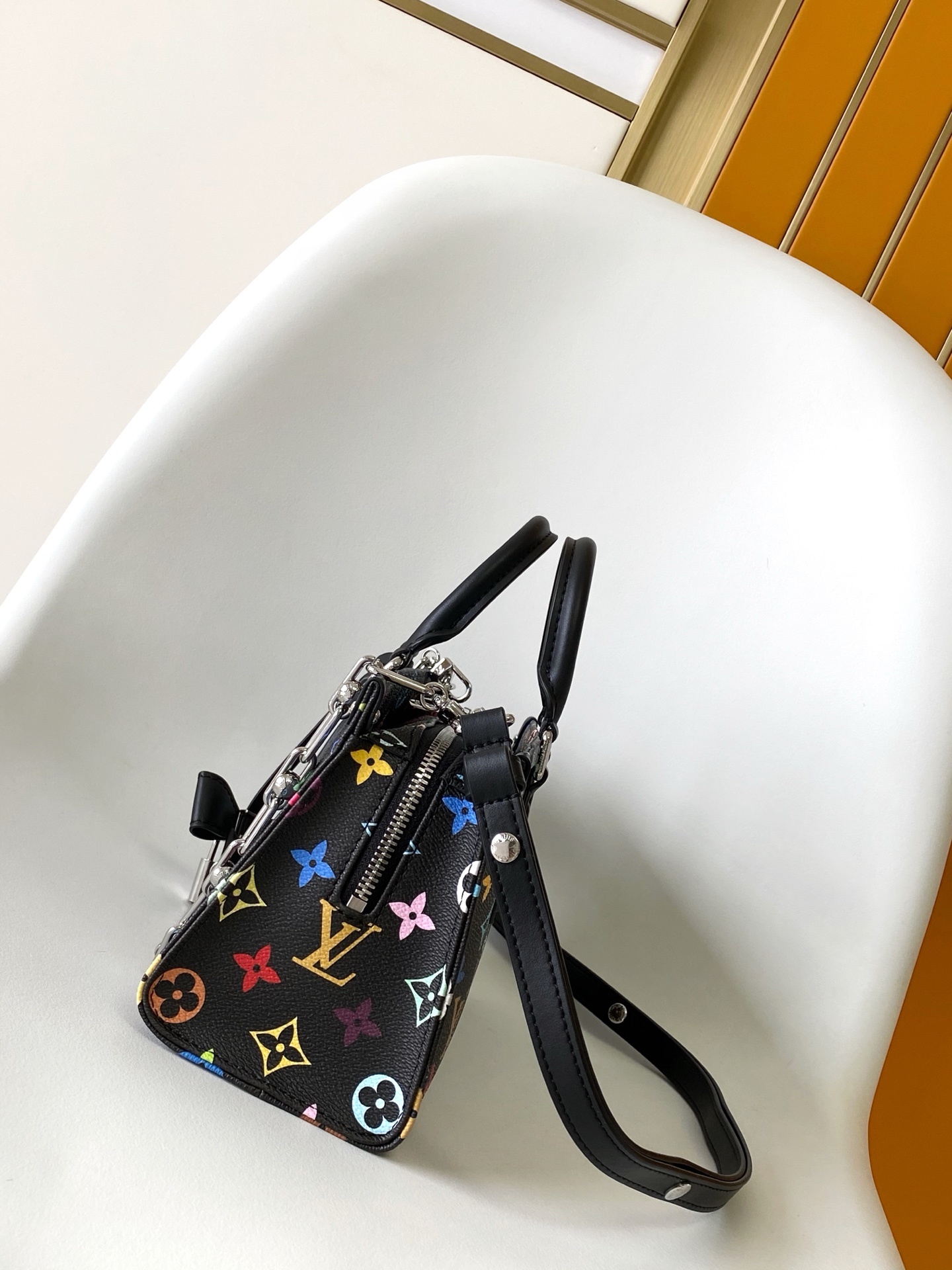 M13260黑彩 动态芯片 四方包链条包 LV X TM ONTHEGO EAST WEST CHAIN