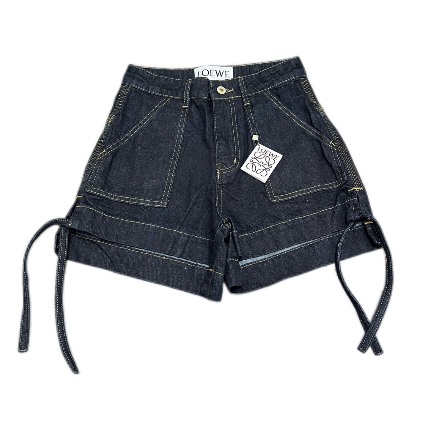 NO:120823,S-M-L for women, on sale in stock, self-pick the next day Loe｜25ss dark rope denim jeans shorts, full code is in stock. Imported tannins do not fade pure cotton fabric, custom hardware leather label, sewing leather label, not very short style, extended version, rope tied on both sides, fringed fringes design, more fashionable upper body, very versatile and slimming, loewe, shorts, alexander wang19860909码数S-M-L 女款 现货发售 自取隔天 Loe｜25ss深色绳子丹宁牛仔短裤 全码入库啦. 进口丹宁不掉色纯棉面料 定制五金皮牌 车缝皮牌 不是很短的版型 加长版 两侧绑绳流苏设计上身更时髦 非常百搭显瘦,,loewe,shorts,alexander wang,Men's clothing