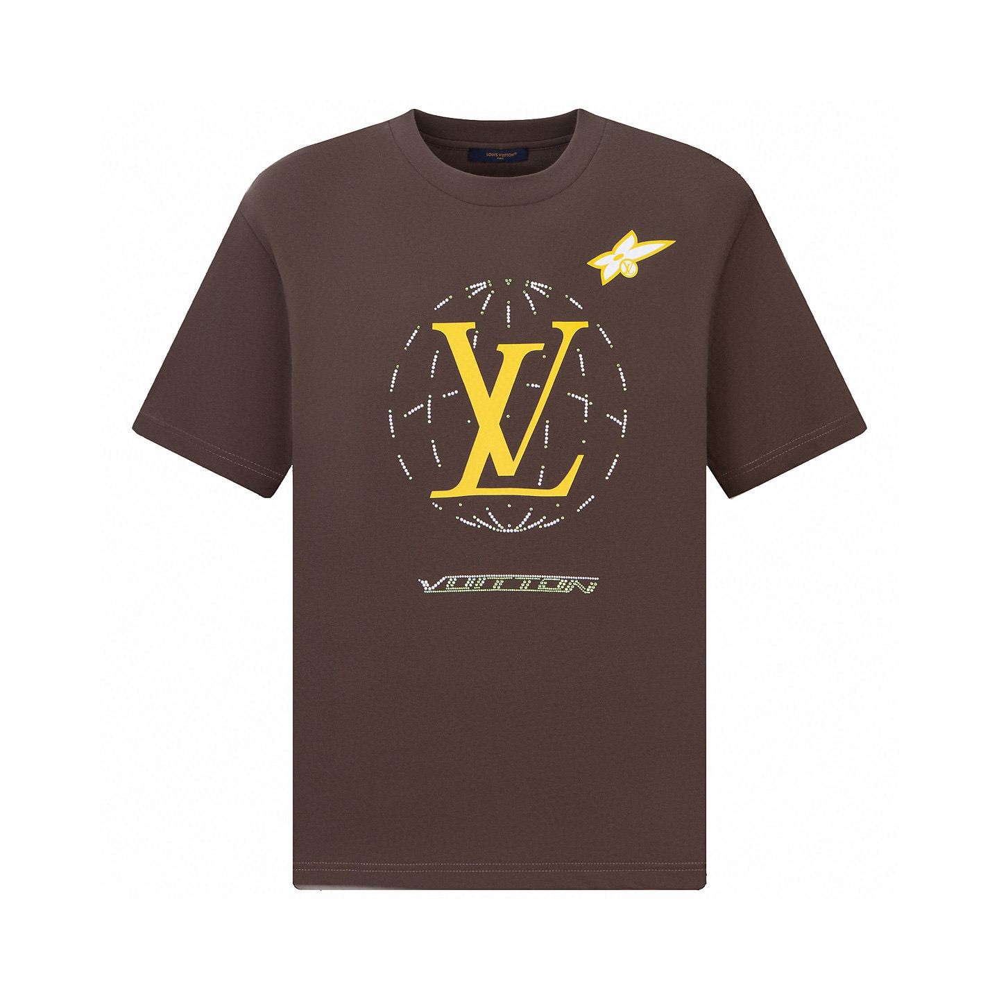 NO:124427,Code XS-S-M-L, same style for men and women, on sale in stock, self-pick the next day, Donkey House 25ss Ryan stone decorative cotton T-shirt, full code is in stock. This T-shirt is made of light cotton knitted, rhinestone and beaded finishing touch aircraft route printing and brand logo. The leisurely design can inject elegant style into daily shapes. The 15S fine cotton plain fabric is woven with tight spinning technology and high-subscription cotton yarn, making the fabric surface flat and delicate and texture tight. The fabric has good softness and comfort, stable breathability, and can keep the body dry and suitable for making summer clothes. The special ironing environmentally friendly slurry printing process first applies environmentally friendly slurry printing on the fabric and then inlays ironing on the printing pattern, thus creating a visual effect that is both environmentally friendly and shining.  This process combines the dazzling and comfortable ironing diamonds with the softness and comfort of environmentally friendly glue printing, combining the advantages of ironing diamond technology and environmentally friendly glue printing technology to add a unique printing decorative effect and quality. Let’s talk about the auxiliary materials used in this product. Fabric 15S fine cotton plain fabric / 230g rib 32S double yarn thread / 300g,,louis vuitton,louis vuitton,tees,t-shirt,alexander wang19860909码数XS-S-M-L 男女同款 现货发售 自取隔天 驴家 25ss莱恩石装饰棉质T恤 全码入库啦. 本款T恤取材轻盈棉质针织,莱茵石与珠饰点睛飞机航线印花和品牌标识,闲适设计可为日常造型注入雅致格调. 15S精棉平纹面料采用紧密的纺纱技术和高支数棉纱织造而成,使得面料表面平整细腻,质地紧密.该面料具有良好的柔软性和舒适性,稳定的透气性,能够保持身体干爽,适合制作夏季衣物. 特殊烫钻环保胶浆印花工艺通过先在面料上施加环保胶浆印花,然后在印花图案上镶嵌烫钻,从而创造出既环保又闪耀的视觉效果. 这种工艺结合了烫钻的璀璨夺目和环保胶浆印花的柔软舒适,结合了烫钻技术和环保胶浆印花技术的优点,增添独特的印花装饰效果和品质感. 再讲一下该款产品选用的辅料 面料15S精棉平纹面料 / 230g 罗纹32S双纱螺纹 / 300g,,louis vuitton,louis vuitton,tees，t-shirt,alexander wang,Men's clothing