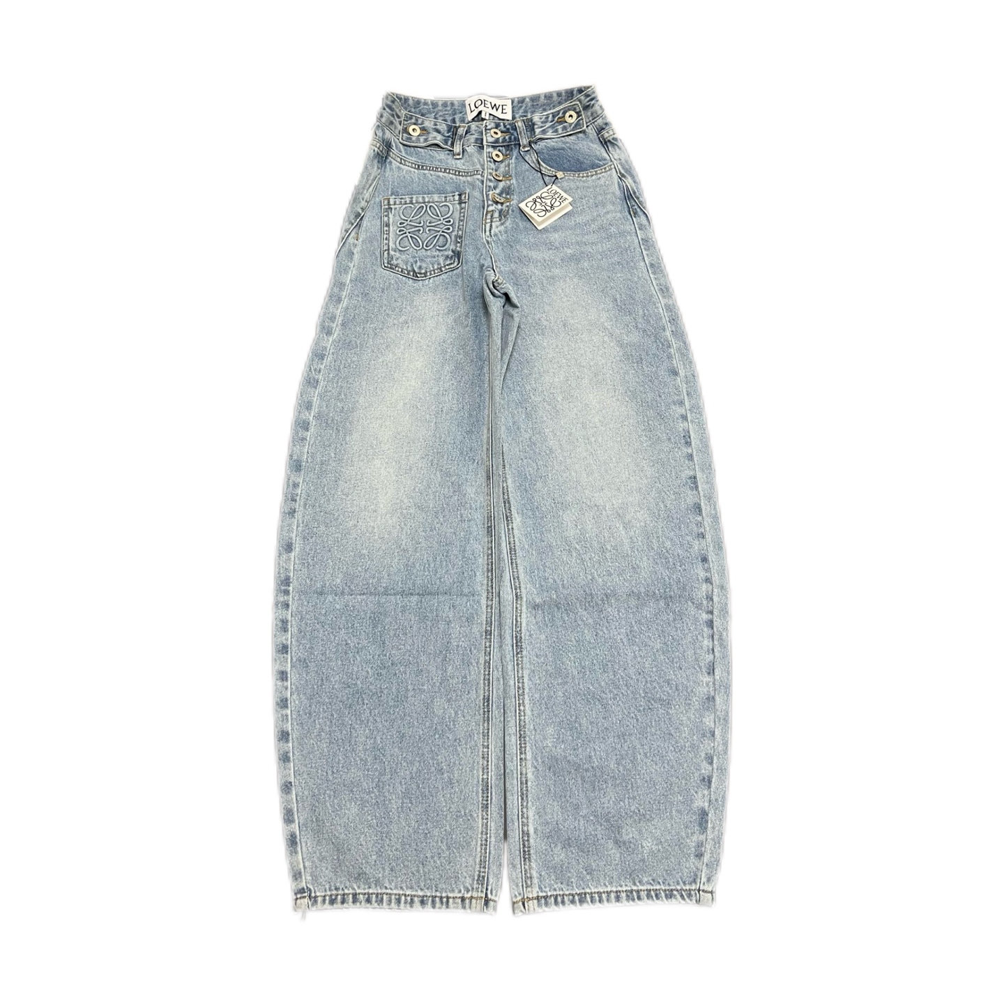 NO:142288,S-M-L women's model Nanyou's highest version 15-day return and exchange Loe｜Single-pocket-breasted scimitar trousers Full size is in stock. Imported tannins are colorless and pure cotton fabric. Simple collarless fur is integrated to create more possibilities for matching. Paired with scimitar jeans are full of slackness. Amazona is also absolutely attractive. Universal and straight-leg pants that modify the leg shape. Customized accessories. The products of major manufacturers are very challenging to workmanship. The upper body is comfortable and natural. The workmanship details are compared with the counter. The market version is instantly sold.,,loewe, jeans, alexander wang19860909码数S-M-L 女款 南油最高版 15天退换 Loe｜单口袋排扣弯刀长裤 全码入库啦. 进口丹宁不掉色纯棉面料.简约无领皮毛一体创造了更多搭配的可能性.搭配弯刀牛仔裤松弛感满满. 再次演绎的Amazona也是绝对有吸引力.万能又修饰腿型的直筒裤型.定制辅料.大厂出品非常考验做工.上身舒适自然.做工细节对比专柜.秒杀市面版本.,,loewe,jeans,alexander wang,Men's clothing