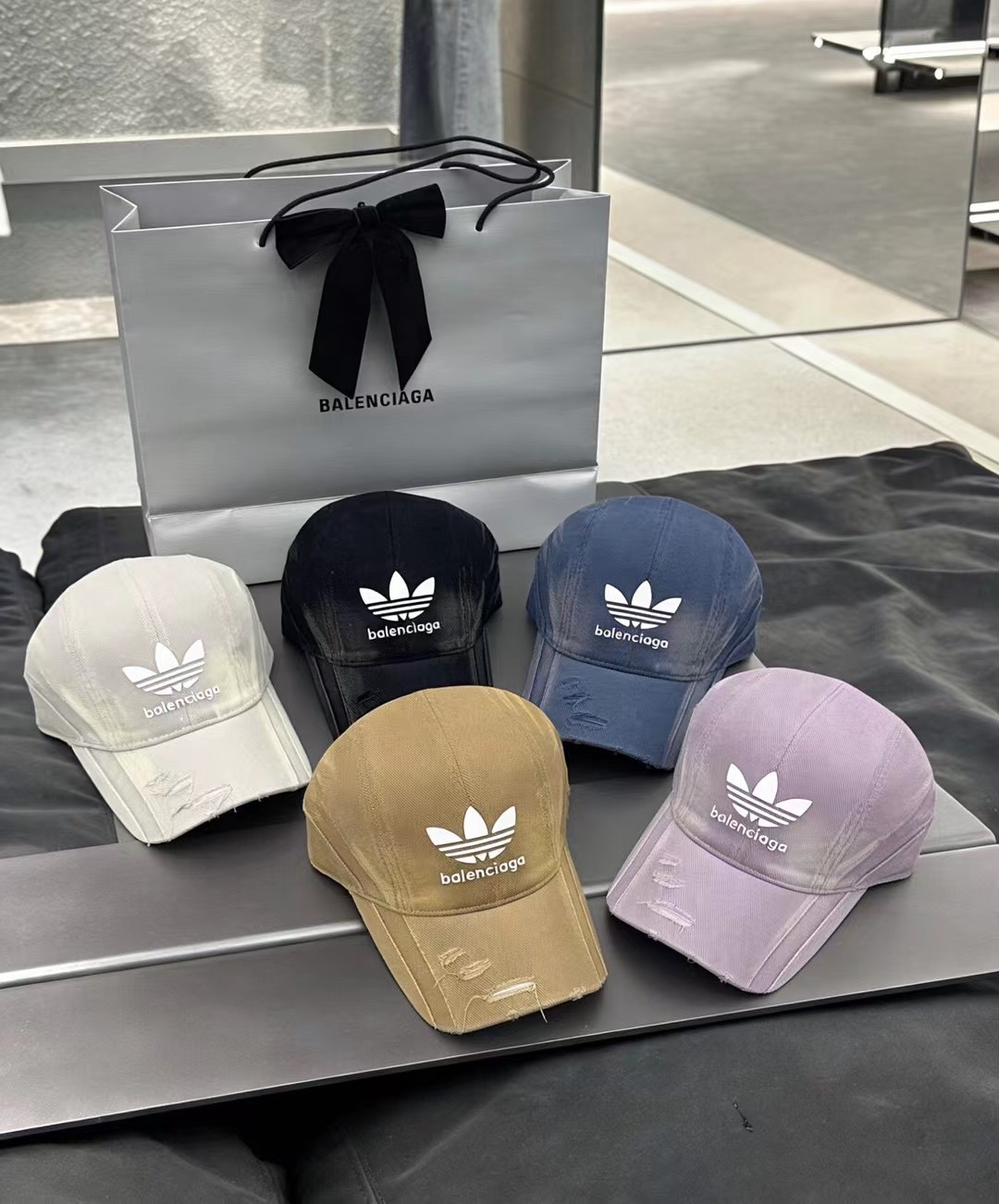 Gorra de béisbol de algodón rota y lavada de Balenciaga para adultos