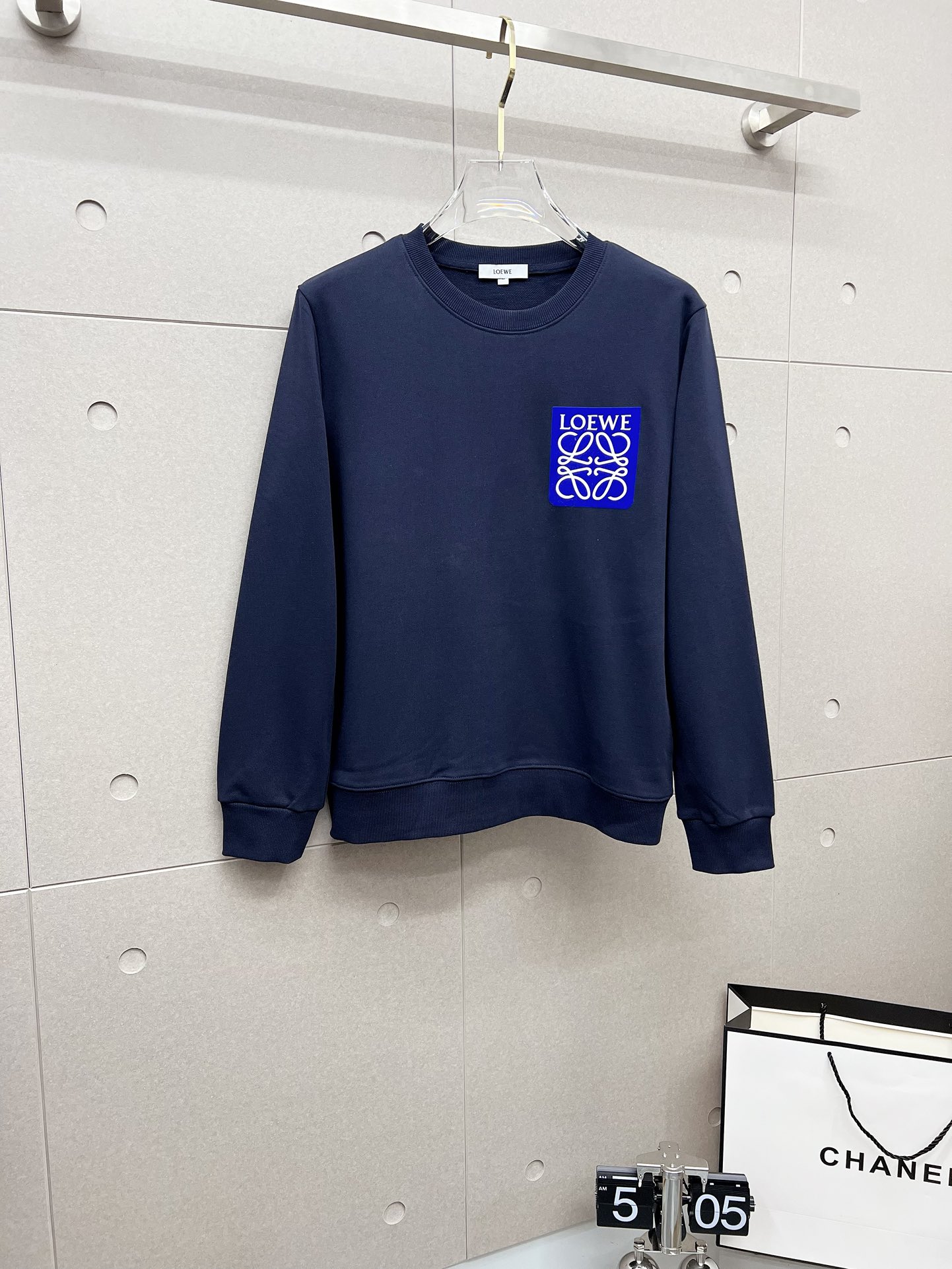 NO:539353,The official website can wear 200 kilograms of fat man's gospel Luo Yiwei Original single quality, complete three standards, latest 2025 clothes, men's sweatshirts, T-shirts, selected counter custom-made top-grade double mercerized cotton imported fabric, all details are perfectly 1 to 1 replica, restore the authentic 100% original hardware, high-end customized auxiliary materials, original factory original standard, the upper body effect is excellent!  Code count: M-4XL, loewe, hoodie, sweatshirts, tees, t-shirt, alexander wang19860909官网款可穿200斤胖子福音 罗意威 原单品质 三标齐全 2025最新款 衣服男装卫衣T恤 精选专柜订制顶级双丝光棉进口面料 所有细节做工完美1比1复刻 还原正品百分百 原版五金 高端订制辅料 原厂原标 上身效果超赞！码数:M-4XL,,loewe,hoodie,sweatshirts,tees，t-shirt,alexander wang,Men's clothing