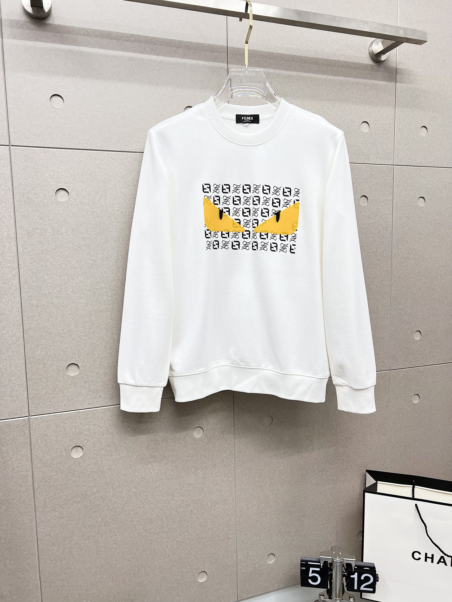 NO:539356,The official website can wear 200 kilograms of fat man's gospel FENDI Original single quality, complete three standards, latest 2025 clothes, men's sweatshirts, T-shirts, selected counters to customize the top-grade double mercerized cotton imported fabric, all details are perfectly 1 to 1 replica, restore the authentic 100% original hardware, high-end customized auxiliary materials, original factory original standard, the upper body effect is excellent!  Number of codes: M-4XL, fendi, fendi, hoodie, sweatshirts, tees, t-shirt, alexander wang19860909官网款可穿200斤胖子福音 FENDI 芬迪 原单品质 三标齐全 2025最新款 衣服男装卫衣T恤 精选专柜订制顶级双丝光棉进口面料 所有细节做工完美1比1复刻 还原正品百分百 原版五金 高端订制辅料 原厂原标 上身效果超赞！码数:M-4XL,,fendi,fendi,hoodie,sweatshirts,tees，t-shirt,alexander wang,Men's clothing