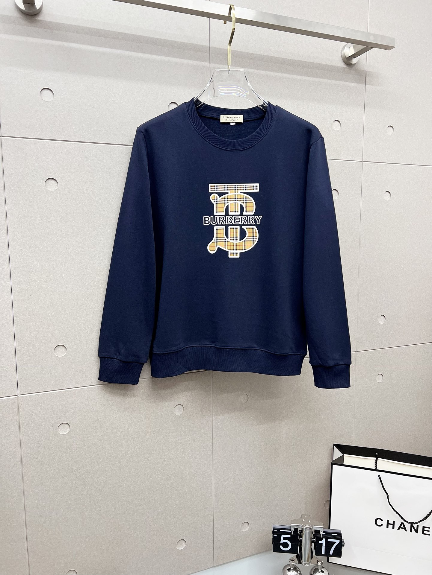 NO:539359,The official website can wear 200 kilograms of fat man's gospel Burberry Original quality, complete three standards, latest 2025 clothes, men's sweatshirts, T-shirts, selected counters to customize the top double mercerized cotton imported fabric, all details are perfectly 1 to 1 replica, restore the authentic 100% original hardware, high-end customized auxiliary materials, original factory original standard, the upper body effect is excellent!  Code count: M-4XL, burberry, burberry, hoodie, sweatshirts, tees, t-shirt, alexander wang19860909官网款可穿200斤胖子福音 Burberry 巴宝莉 原单品质 三标齐全 2025最新款 衣服男装卫衣T恤 精选专柜订制顶级双丝光棉进口面料 所有细节做工完美1比1复刻 还原正品百分百 原版五金 高端订制辅料 原厂原标 上身效果超赞！码数:M-4XL,,burberry,burberry,hoodie,sweatshirts,tees，t-shirt,alexander wang,Men's clothing