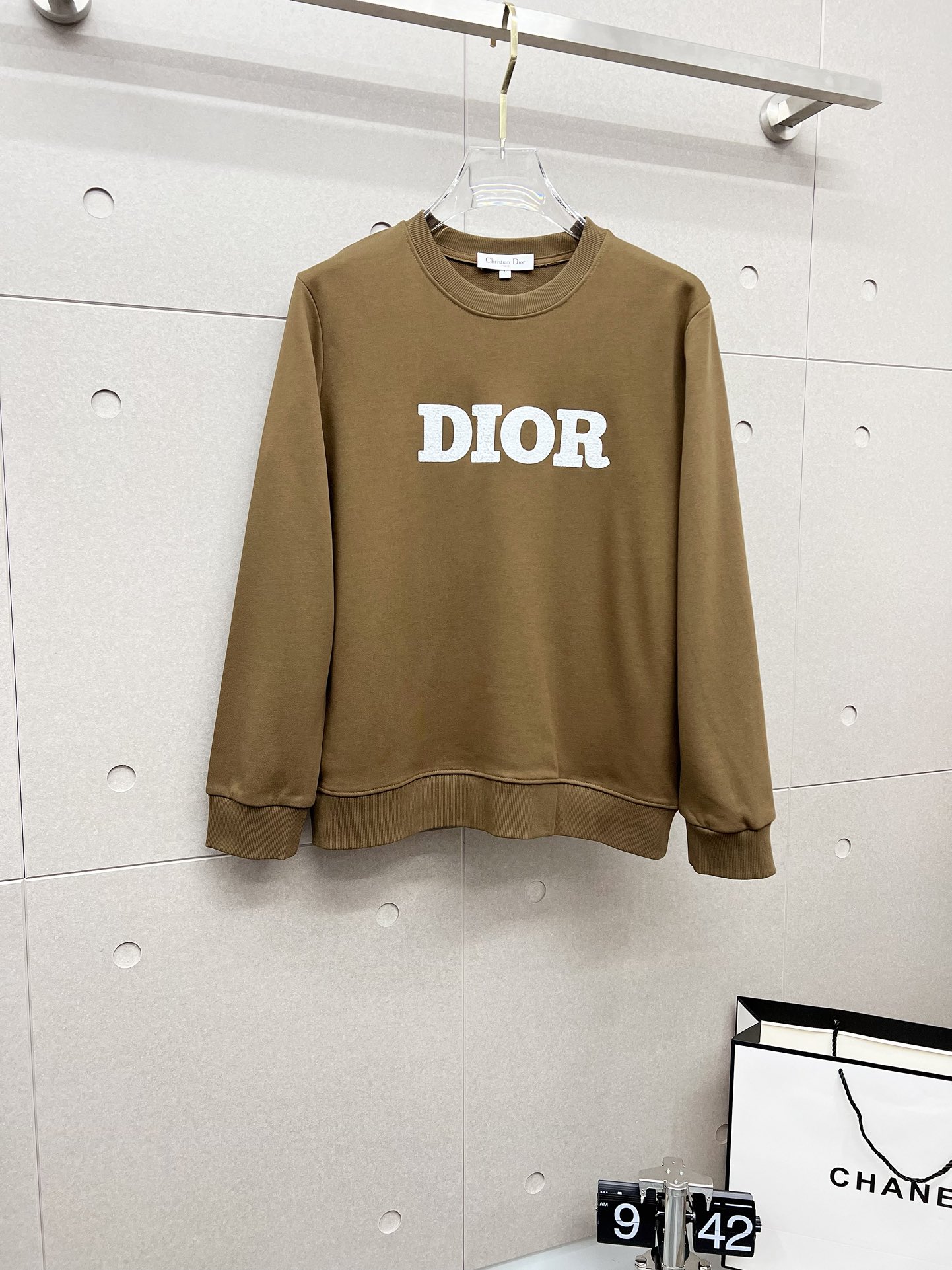 NO:539375,The official website can wear 200 kilograms of fat man's gospel Dior Original single quality, complete three standards, latest 2025 clothes, men's sweatshirts, T-shirts, selected counters to customize the top-grade double mercerized cotton imported fabric, all details are perfectly 1 to 1 replica, restore the authentic 100% original hardware, high-end customized auxiliary materials, original factory original standard, the upper body effect is excellent!  Code count: M-4XL, dior, dior, hoodie, sweatshirts, tees, t-shirt, alexander wang19860909官网款可穿200斤胖子福音 Dior 迪奥 原单品质 三标齐全 2025最新款 衣服男装卫衣T恤 精选专柜订制顶级双丝光棉进口面料 所有细节做工完美1比1复刻 还原正品百分百 原版五金 高端订制辅料 原厂原标 上身效果超赞！码数:M-4XL,,dior,dior,hoodie,sweatshirts,tees，t-shirt,alexander wang,Men's clothing