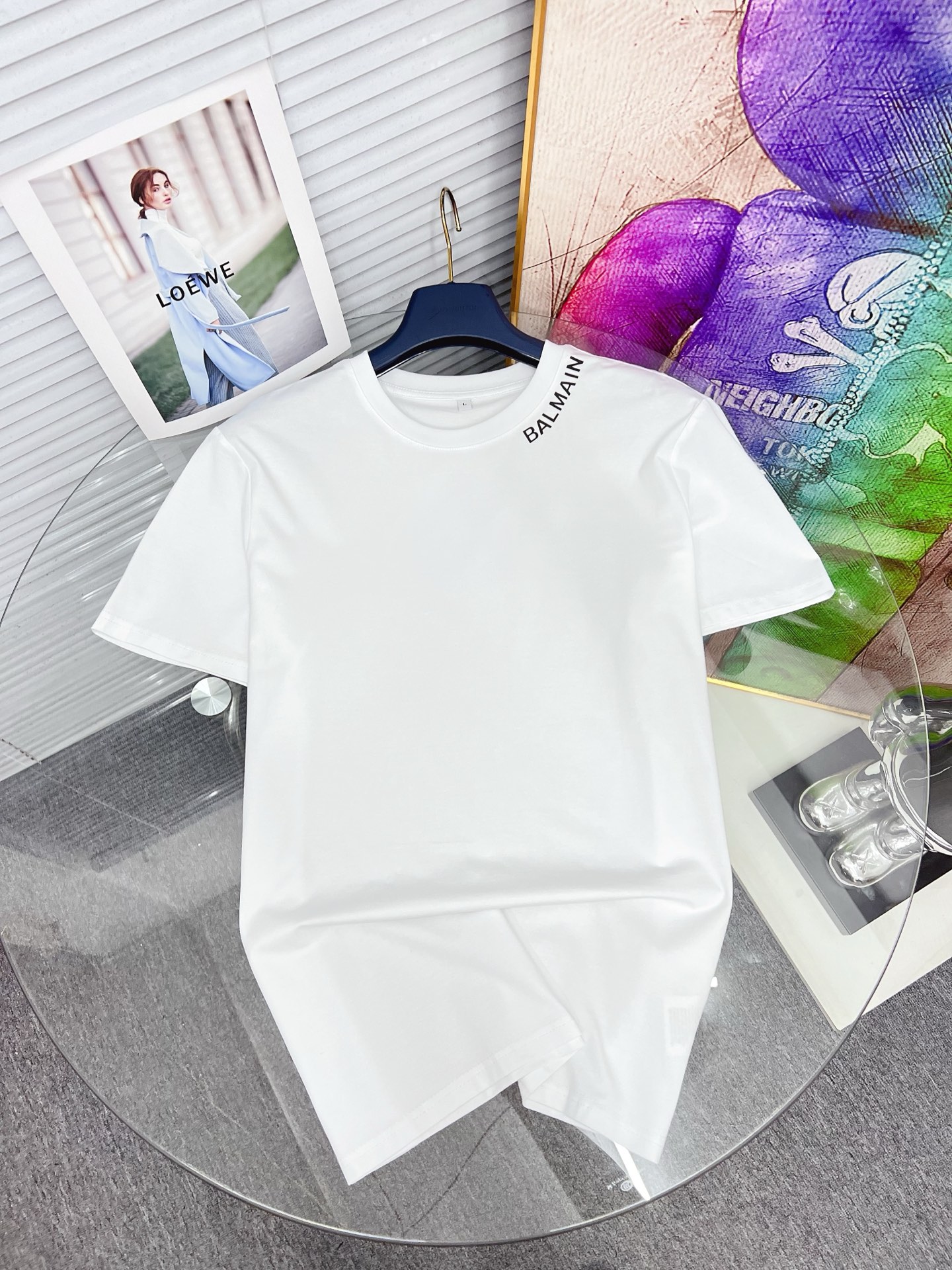 NO:525454,Balmain 2025SS spring and summer latest round neck fashionable short-sleeved T-shirt, synchronized on the official website, and private cotton fabric for the counter!  Comfortable skin, durable and easy to wear, classic simple logo design, original factory craftsmanship, must-have items for handsome men. Number of codes M-4XL, balmain, T-shirt,tees, t-shirt,alexander wang19860909巴尔曼 2025SS春夏最新款圆领时尚短袖T恤,官网同步,专柜纯棉面料！贴肤舒适,耐看又好穿,经典简约logo设计,原厂工艺一丝不苟,型男必备单品 码数M-4XL,,balmain,T-shirt,tees，t-shirt,alexander wang,Men's clothing