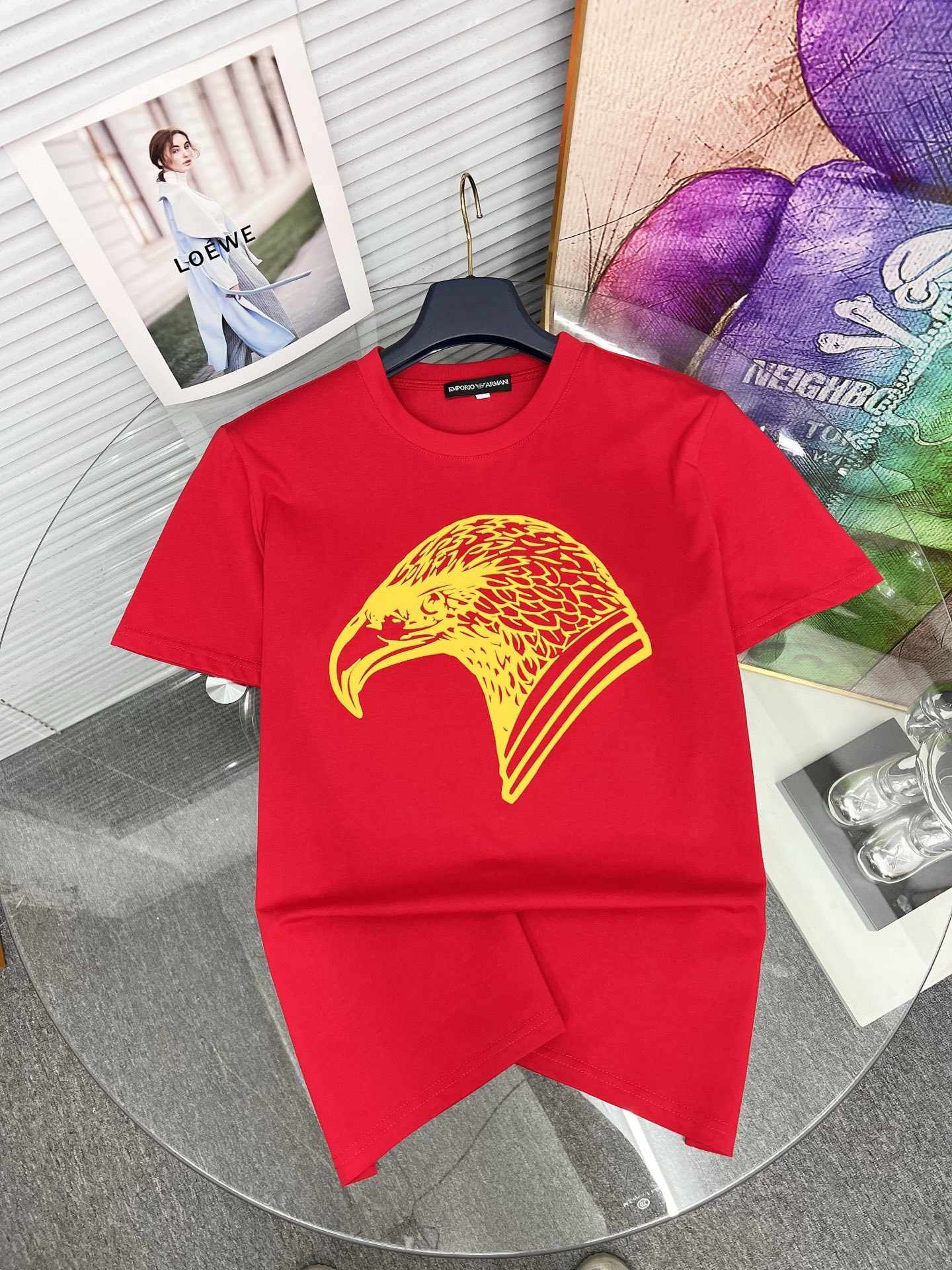 NO:525431,Armani 2025SS spring and summer latest round neck fashionable short-sleeved T-shirt, synchronized on the official website, and private cotton fabric for the counter!  Comfortable skin, durable and easy to wear, classic simple logo design, original factory craftsmanship, must-have items for handsome men. Number of numbers M-4XL, armani, armani, T-shirt, tees, t-shirt, alexander wang19860909Armani 阿玛尼 2025SS春夏最新款圆领时尚短袖T恤,官网同步,专柜纯棉面料！贴肤舒适,耐看又好穿,经典简约logo设计,原厂工艺一丝不苟,型男必备单品 码数M-4XL,,armani,armani,T-shirt,tees，t-shirt,alexander wang,Men's clothing