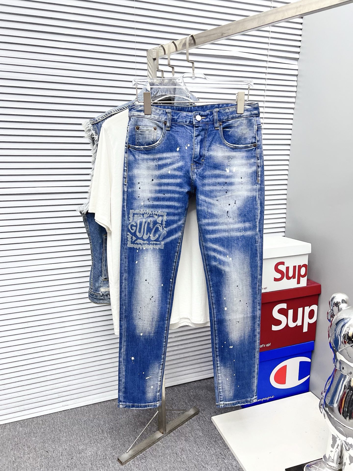 NO:539346,Guqi 2025ss new original single hot jeans super custom style original hardware super heavy industry craftsmanship excellent style, impeccable details!  The style is not picky, the workmanship is high-end, the super good goods are not waiting for everyone, please start quickly, size 29-38, jeans, alexander wang19860909古奇 2025ss新款原单爆款牛仔裤 超级定制款 原版五金 超级重工工艺 版型超赞,细节做工无可挑剔！款式不挑人,做工高档,超强好货不等人,看中赶紧下手,尺码29-38,,jeans,alexander wang,Men's clothing