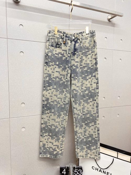 Louis Vuitton 2025 Summer New Men's Loose Fit Pixelated Denim Jeans 17 Louis Vuitton 2025 Summer New Men's Loose Fit Pixelated Denim Jeans