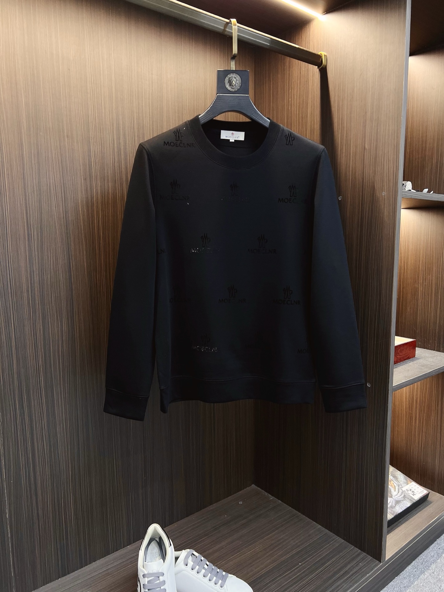 NO:522328,The silhouette is exclusively available for the new style of the original single men's casual long-sleeved high-luxury custom fabric Xinjiang long-sleeved cotton soft and comfortable high-version fashionable and versatile imported fabrics with super soft and delicate touch and comfortable skin-friendly high-end boutique OEM factory made the upper body very good. Men's essential items. Number of 48-56/M-3XL, Moncler, alexander wang19860909蒙口 秋冬独家专供新款原单男士休闲长袖高奢订制面料新疆长绒棉 绵柔笔挺舒适 高版本 时尚百搭爆款进口面料 手感超柔软细腻 穿着亲肤舒适 高端精品 代工厂精细做上身非常赞 男士必备单品 码数48-56/M-3XL,,Moncler,alexander wang,Men's clothing