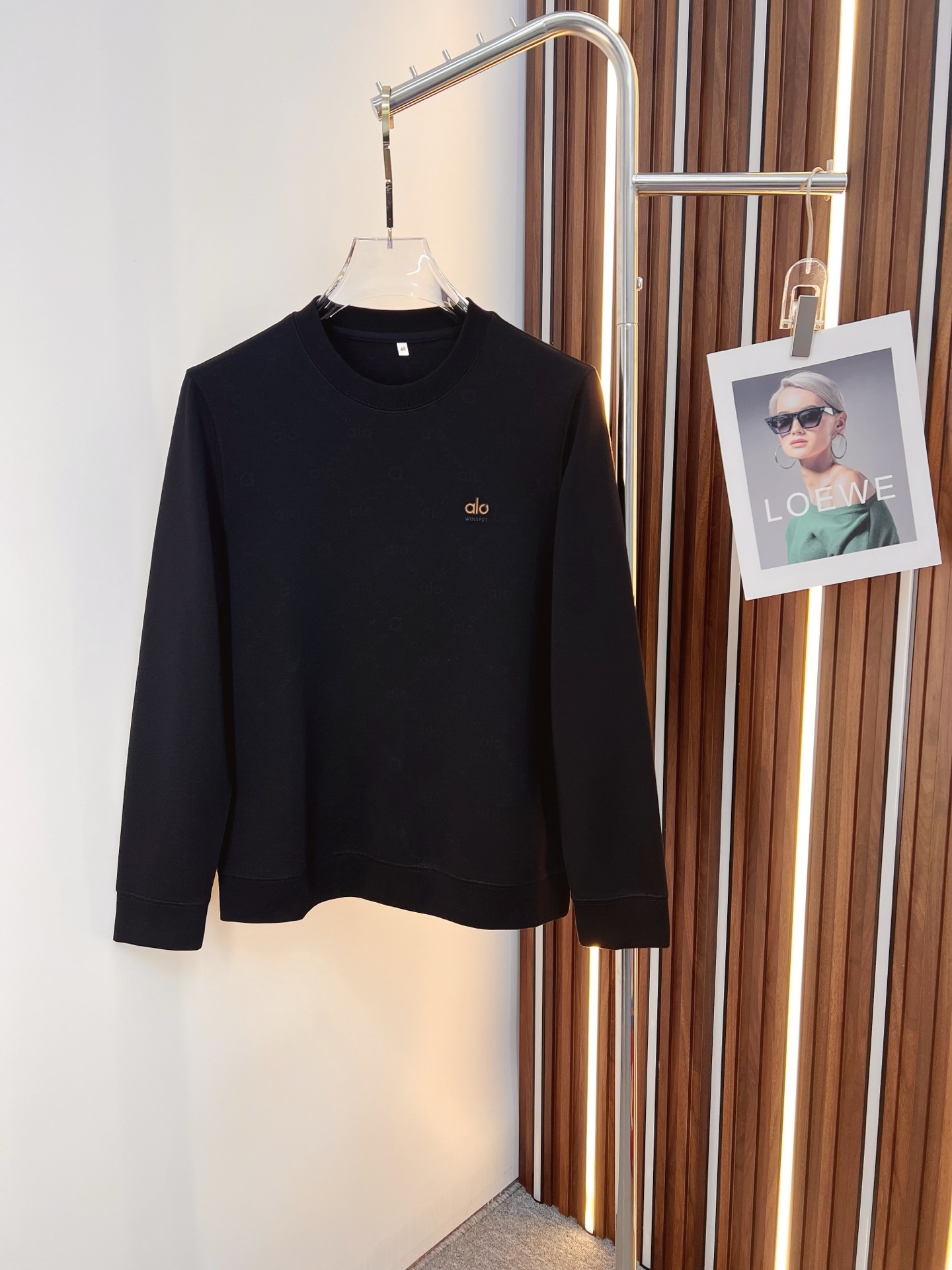 NO:532020,ALO 2025ss autumn and winter new style, long sleeves, round neck sweatshirt, high-end version!  Customized fabrics are breathable and comfortable, with impeccable details, and the brand element design concept reflects high quality. They feel delicate and soft!  It is casually cut, with a great upper body style!  Number of codes M-3XL (please report height and weight by placing an order), hoodie, sweatshirts, alexander wang19860909ALO 2025ss秋冬新款 长袖 圆领 卫衣,高端版本！定制面料 透气舒适度高,细节无可挑剔,品牌元素设计理念,体现高品质.手感细腻柔软！呈现休闲裁剪,上身版型超赞！码数 M-3XL（下单请报身高体重）,,hoodie,sweatshirts,alexander wang,Men's clothing