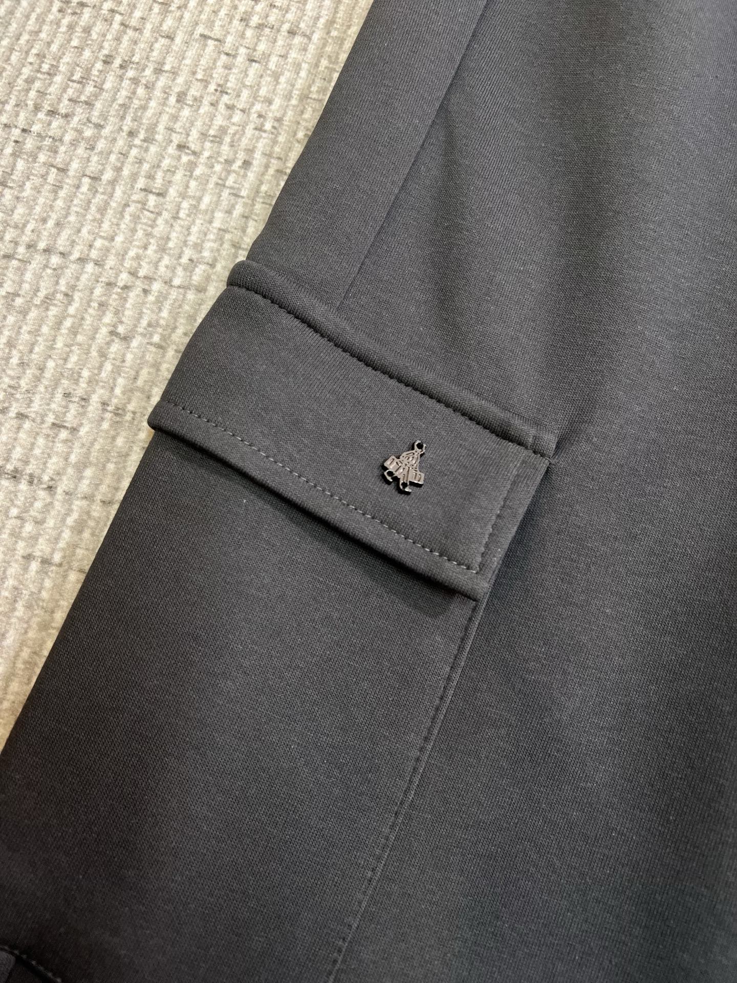 Prada Men's 2025 Fall/Winter Collection Casual Pants with Logo - Ultimate Comfort 7 i1758113146654 7151 0 5