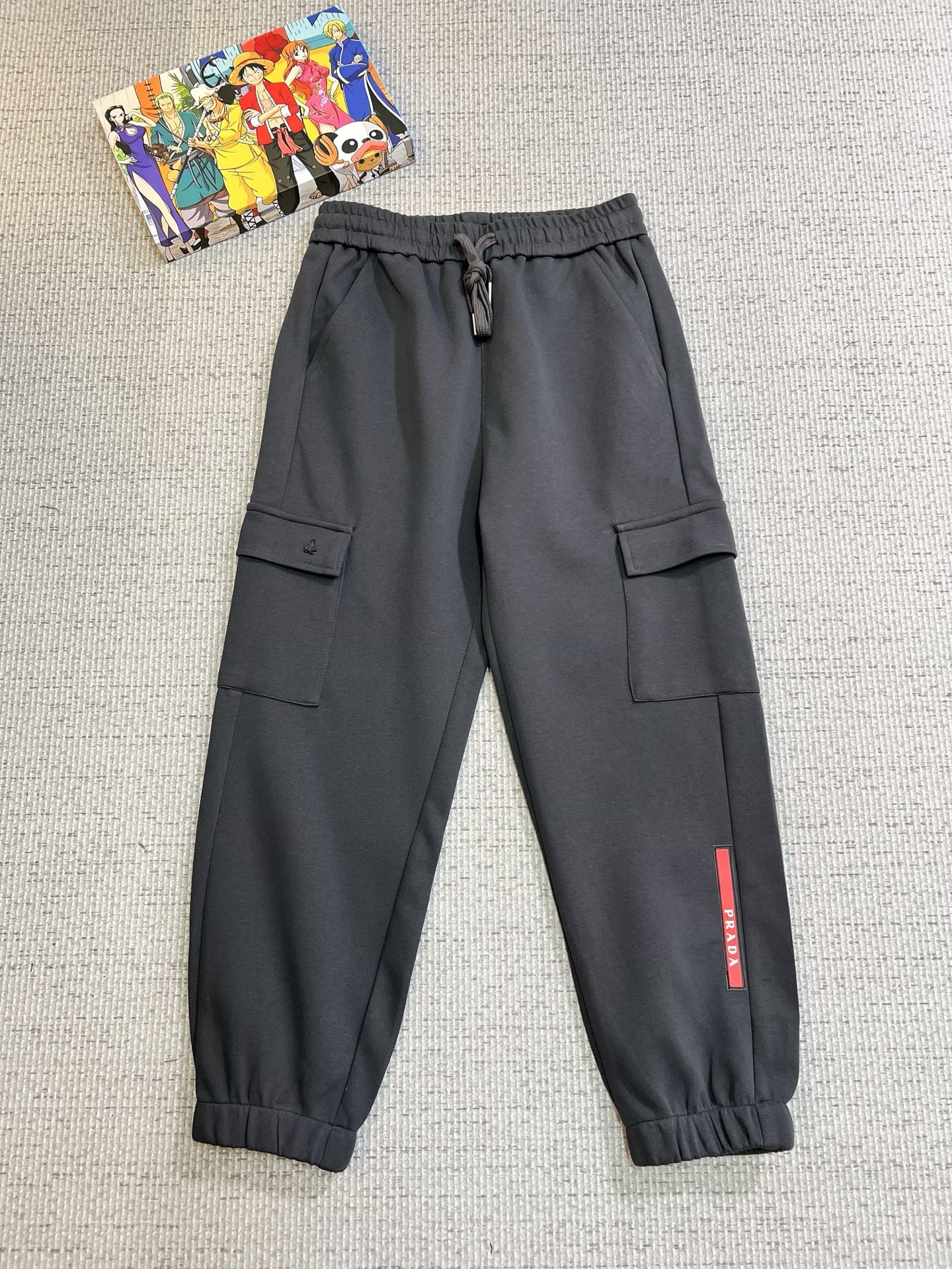 Prada Men's 2025 Fall/Winter Collection Casual Pants with Logo - Ultimate Comfort 2 i1758113149448 9968 0 0