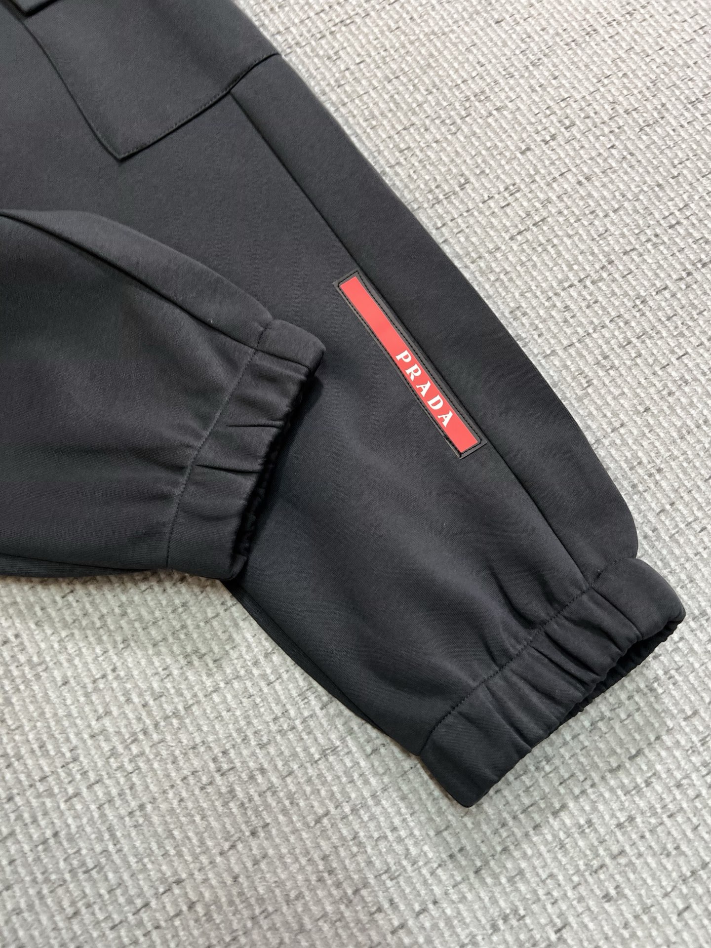 Prada Men's 2025 Fall/Winter Collection Casual Pants with Logo - Ultimate Comfort 10 i1758113151461 3317 0 8