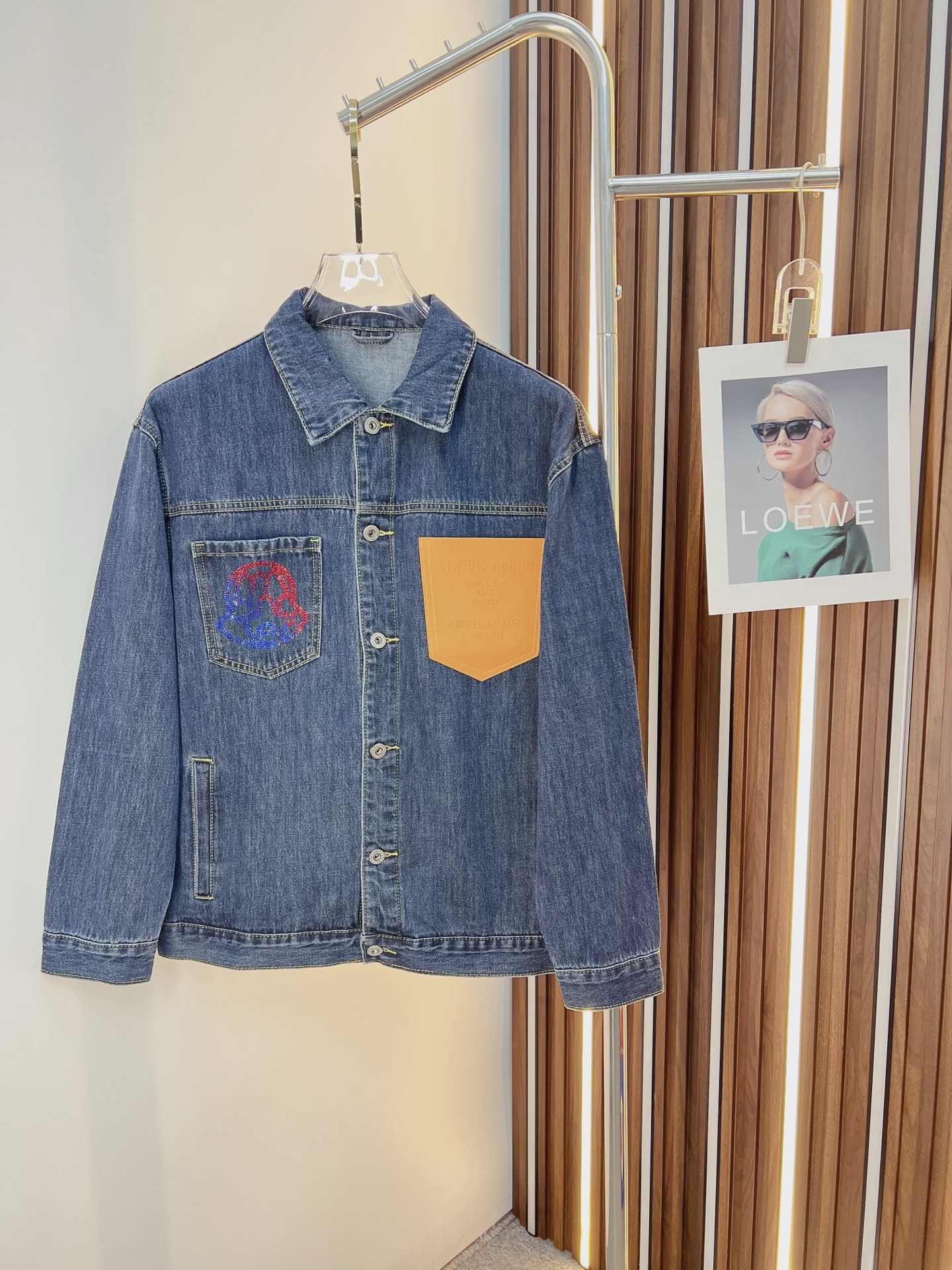 NO:601835,[Mouth Mouth] Popular fashion items, high-quality purchasing agents, 2025 SS brand new men’s denim jackets, and the official website synchronizes with the original order of high-end denim shirts!  Fashionable denim clothing with high precision and heavy craftsmanship!  Very casual M-XXXL,,Moncler,jackets & coats,alexander wang19860909【蒙口】时尚主推爆款 代购级别牛货 2025 SS全新男士牛仔外套 官网同步原单高端牛仔衫 ！时尚牛仔衣 高精度重磅工艺！ 非常显休闲 M-XXXL,,Moncler,jackets & coats,alexander wang,Men's clothing