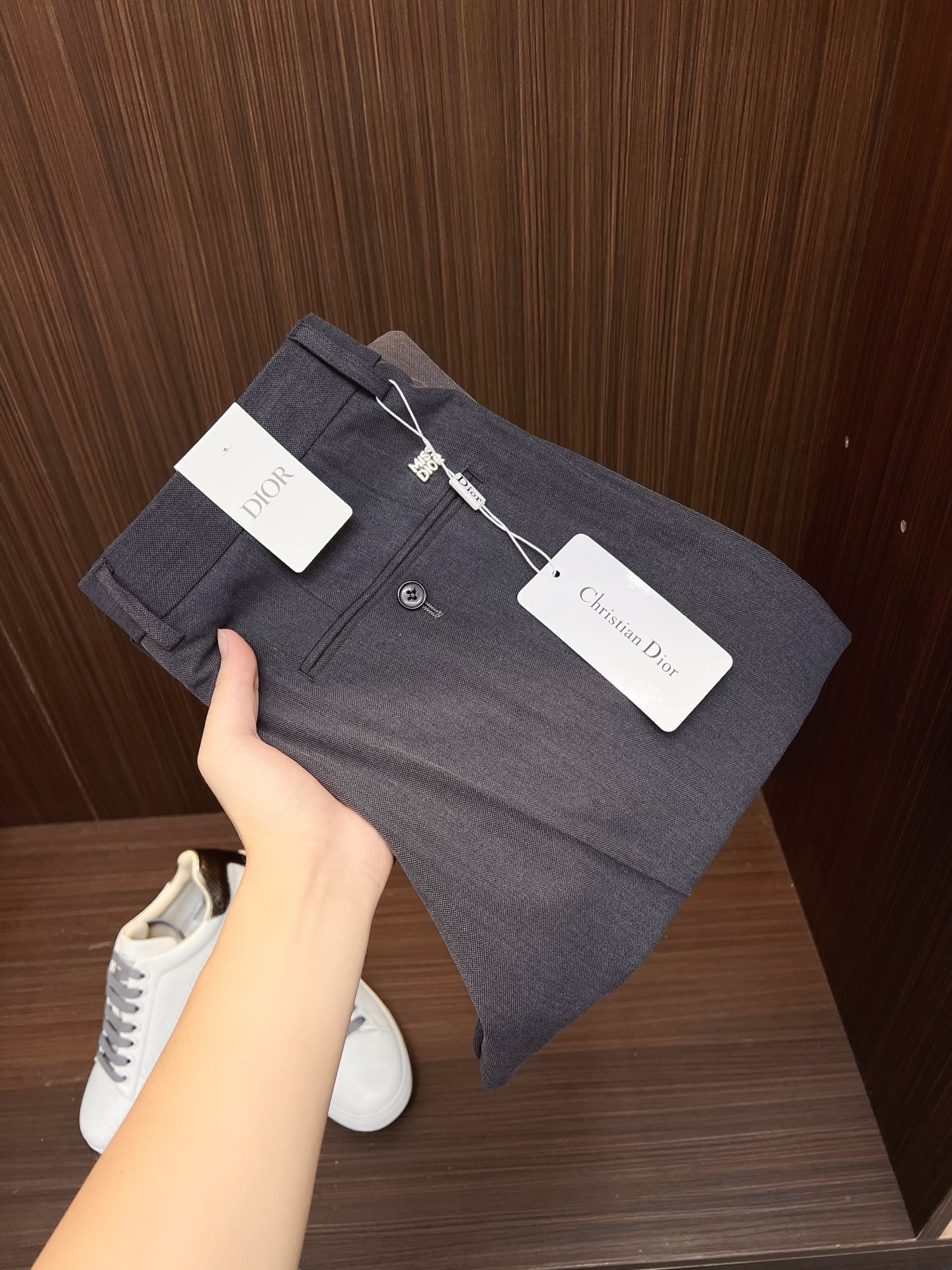 NO:623789,Dior Dior casual pants and trousers 2025SS autumn and winter new style, special fabric for advanced custom pants, customized original hardware, heavy craftsmanship, fine turning and wiring, customized fabric, soft and comfortable, significant texture, exquisite accessories, great upper body effect, complete three standards, standard size 29-36, no 35,, dior, dior, alexander wang19860909Dior 迪奥 休闲裤 西裤2025SS秋冬新款 高级定制裤子专用面料 定制原版五金 重工工艺打造 车工走线精细 定制面料 柔软舒适 质感显著 辅料精美 上身效果超赞 三标齐全 标准尺码29-36,无35,,dior,dior,alexander wang,Men's clothing