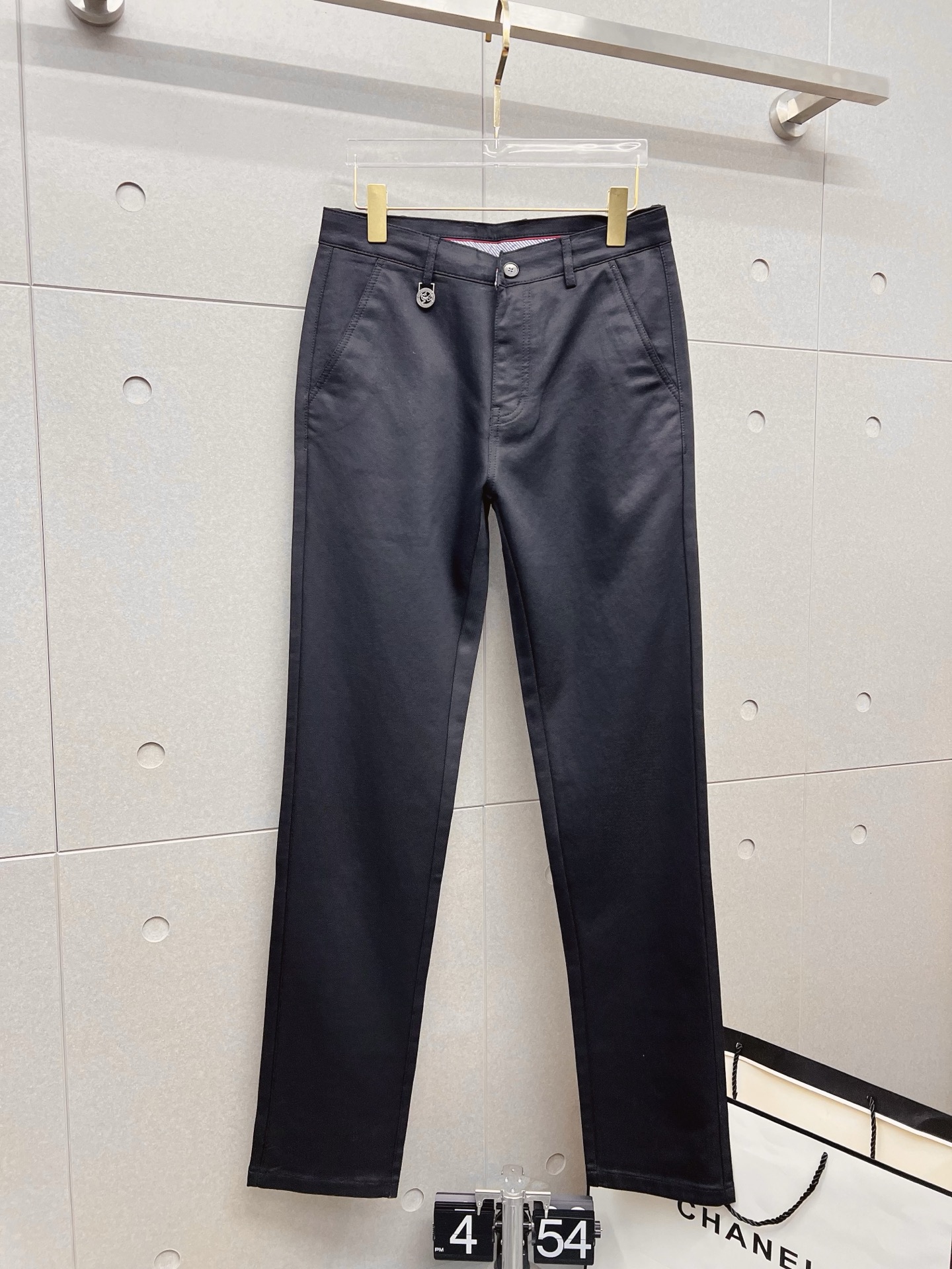 NO:610642,Arc'teryx's new arrival 2025 autumn and winter new products are available at counters. The best casual pants counters in physical stores are original 1:1 good products, suitable for all ages. The highest version of European imported fabrics on the market. Comfortable, soft and skin-friendly, the upper body effect is super fashionable and versatile, straight and stylish, a wardrobe must-have!  Suitable for any occasion. Size: 30-38, arc'teryx, alexander wang19860909始祖鸟 新款来袭2025秋冬新款新品 专柜有售 实体店极品休闲裤专柜原版1:1好货,适合各个年龄段.市场最高版本的欧洲进口面料.舒适柔软亲肤,上身效果超级棒时尚百搭,笔挺有型,衣橱必备！适合任何场合穿着 尺码:30-38,arc'teryx,alexander wang,Men's clothing