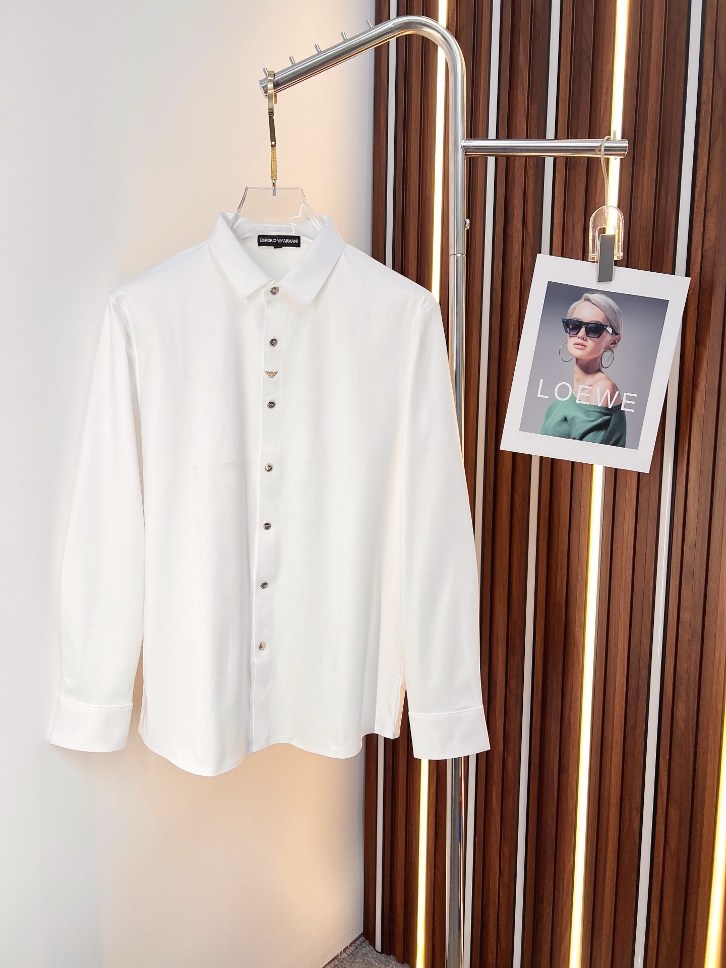 NO:625701,Armani Armani men's shirts, business casual slim long-sleeved shirts!  A must-have for all men, suitable for both business and leisure!  Early autumn limited edition model with urban business temperament!  It is a very rare counter OEM to order directly to the counter. It is not a problem to save thousands. The tailoring of the shirt is even more precise and plastic. Every man's upper body and back will feel as if he has been tailor-made!  There is no need for too many primary color decorations. For men, simplicity is its own charm!  Made from imported organic cotton, the shape is more crisp and natural, the touch is extremely comfortable, and the fit is excellent!  T size M-3xL,,armani,armani,shirts,alexander wang19860909Armani 阿玛尼 男士衬衫,商务休闲修身款长袖衬衣！ 所有男士必不可缺的一款,宜商务 宜休闲！早秋限量新款,都市商务气质款！ 非常稀有的专柜代工直供柜台的订单,省个大几千不是问题,衬衫的版型剪裁更是精剪塑性,任何一个男士上身后都犹如量身定做一般！不需要过多的原色装饰,对于男士来说极简便是自身魅力！ 客供进口有机棉打造,更显版型的挺括自然, 触感极为舒适,贴身性能绝佳！T尺码M-3xL,,armani,armani,shirts,alexander wang,Men's clothing