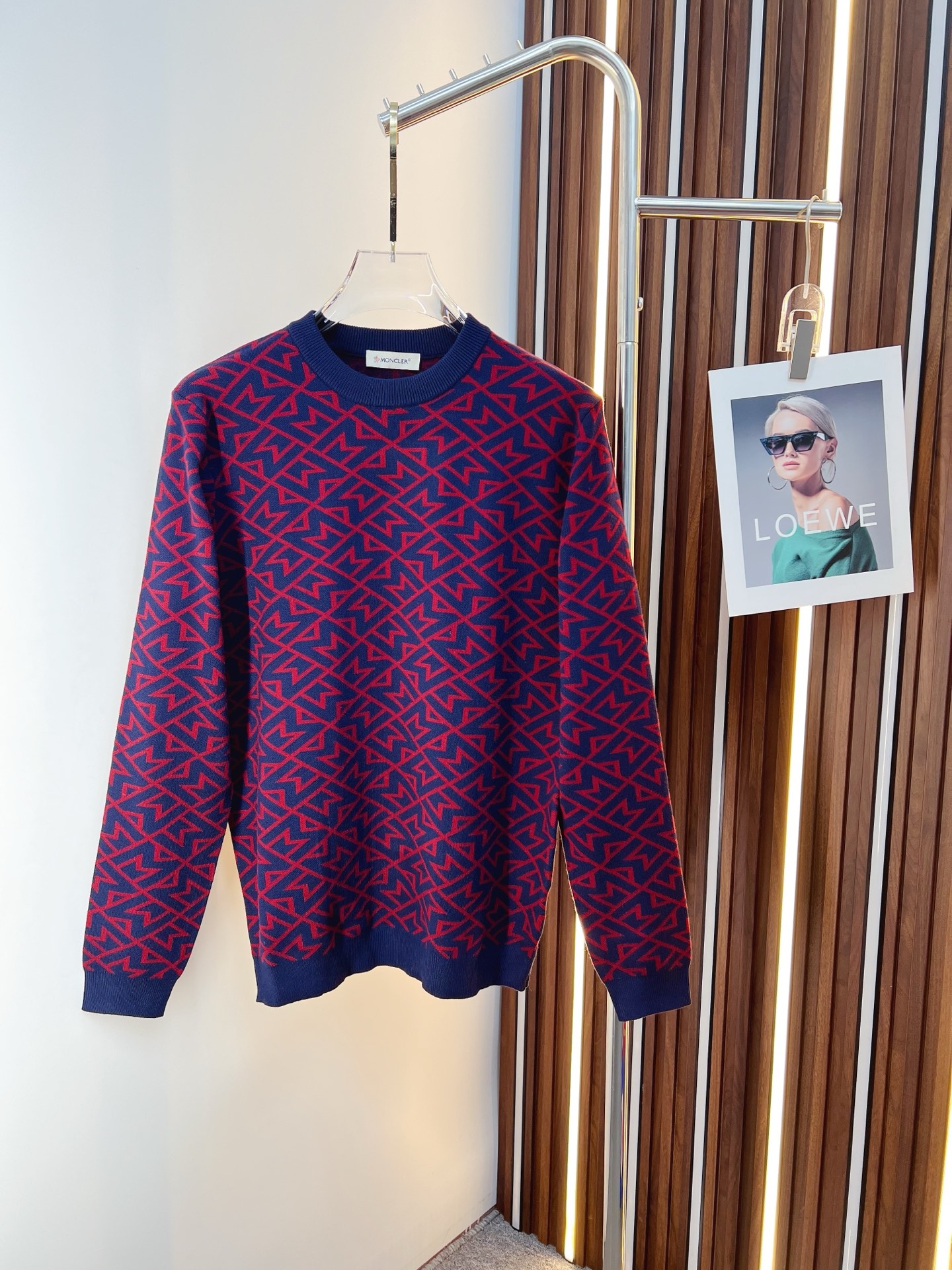 NO:615019,Mengkou 2025 autumn and winter new wool sweater. High-quality Italian imported wool blended fabric, high-density knitting, fashionable and versatile sweater, very handsome. Classic logo logo is more durable and less likely to deform. Counter version, various styles can be easily held. The classic fashion style that is sought after every year has become popular all over the world!  Size M-3XL (please state your height and weight when placing an order),,Moncler,sweaters,alexander wang19860909蒙口 2025秋冬新款羊毛毛衣 高品质意大利进口羊毛混纺面料,高密度针织,时尚百搭毛衣,帅气十足.经典Logo标志 更耐穿更加不易变形,专柜版型,各种风格都能轻松Hold住,年年被追捧的经典时尚款 已经风靡全球！ 码数M-3XL(下单请报身高体重),,Moncler,sweaters,alexander wang,Men's clothing