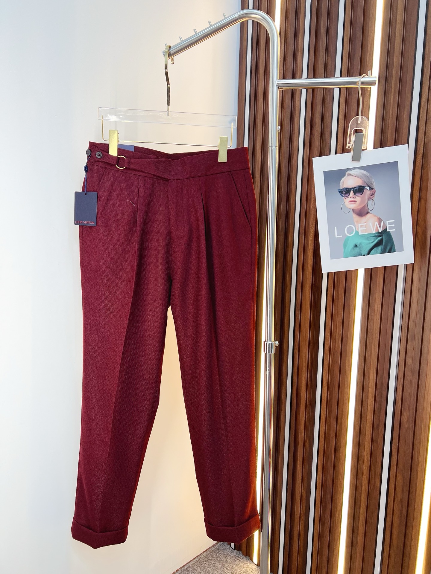 NO:615110,LV casual pants, trousers 2025SS autumn and winter new style, special fabric for advanced custom pants, customized original hardware, heavy craftsmanship, fine lathe wiring, customized fabric, soft and comfortable, significant texture, exquisite accessories, excellent upper body effect, complete three standards, standard size 29-36, no 35,, louis vuitton, alexander wang19860909LV 休闲裤 西裤2025SS秋冬新款 高级定制裤子专用面料 定制原版五金 重工工艺打造 车工走线精细 定制面料 柔软舒适 质感显著 辅料精美 上身效果超赞 三标齐全 标准尺码29-36,无35,,louis vuitton,alexander wang,Men's clothing
