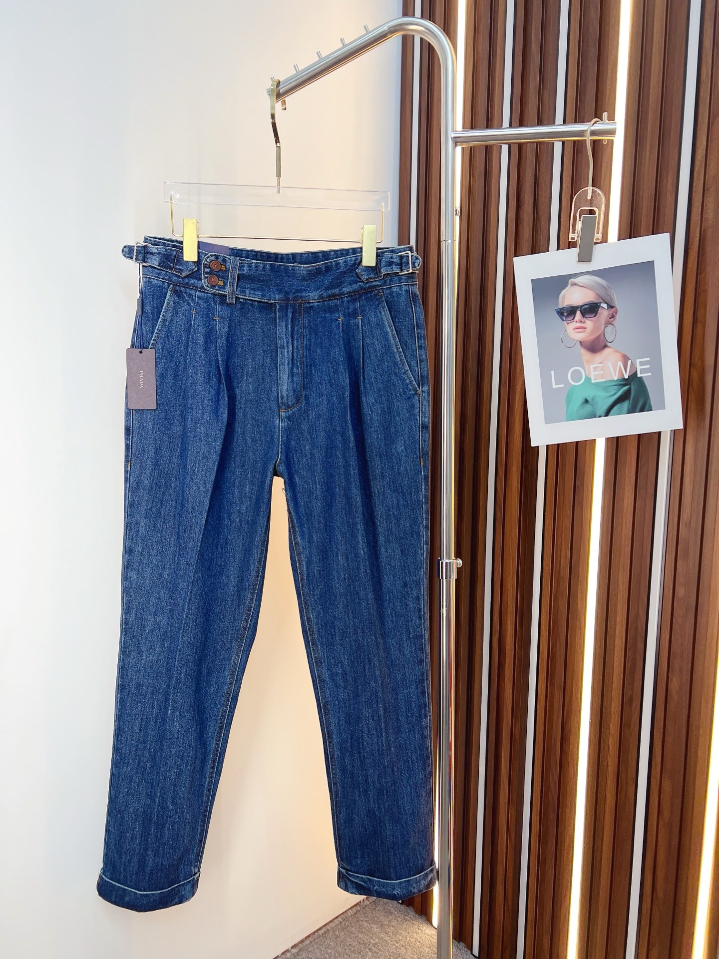 NO:615114,PRADA Casual pants, trousers 2025SS autumn and winter new style, special fabric for advanced custom pants, customized original hardware, heavy craftsmanship, fine turning and wiring, customized fabric, soft and comfortable, significant texture, exquisite accessories, great upper body effect, complete three standards, standard size 29-36, no 35,, prada, prada, alexander wang19860909PRADA 普拉达 休闲裤 西裤2025SS秋冬新款 高级定制裤子专用面料 定制原版五金 重工工艺打造 车工走线精细 定制面料 柔软舒适 质感显著 辅料精美 上身效果超赞 三标齐全 标准尺码29-36,无35,,prada,prada,alexander wang,Men's clothing