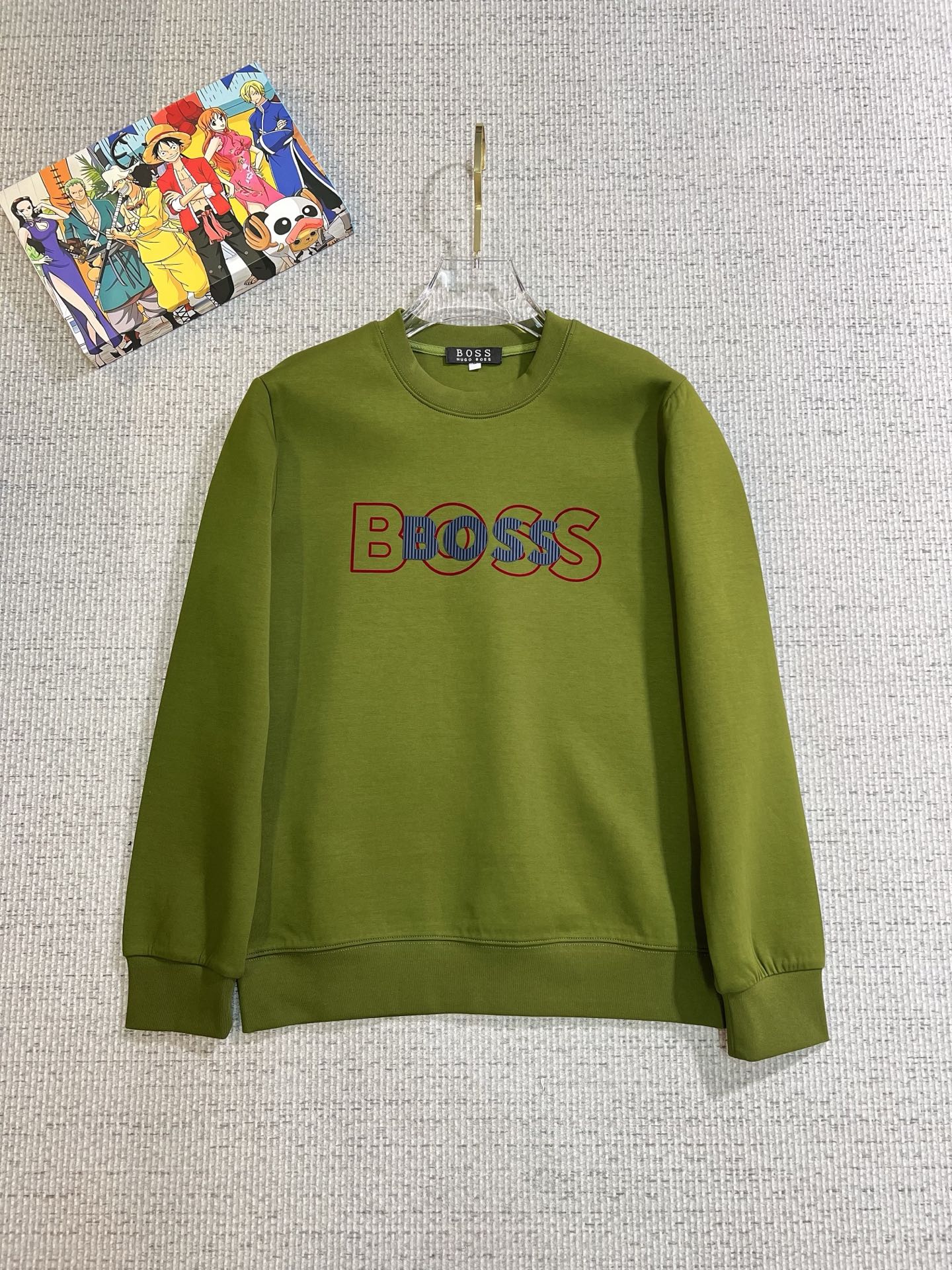 NO:731255,[Supports exchange after the year] BOSS 2025 autumn and winter new design sweatshirts are synchronized with the official website!  This T-shirt combines minimalist design and exquisite details. The oversize trim is reminiscent of Tyrolean dress details, calling for modern ideas, creating a different conceptual pattern, and injecting rich connotations into traditional cotton T-shirts. The LOGO on the front graphic webbing is unique and shows the brand's nobility. It highlights the style of a big brand, sets off the minimalist design style, and reveals the elegance at a glance!  As a brand that pursues design and tailoring techniques, the materials used will never disappoint!  The body of this shirt is made of Solona cotton blended gram fabric, which is noble and exquisite. The cotton surface is full, soft and skin-friendly. In short, such a classic style is a must-have for autumn and winter!  M-4XL,,versace,hoodie,sweatshirts,tees,t-shirt,19860909【支持年后退换】 BOSS 2025秋冬 新款设计感卫衣 官网同步！这款T恤极简主义设计和精美细节于一身.Oversize饰边引人联想蒂罗尔着装细节,召唤摩登新意,造就不同以往的概念化图案,为传统棉质T恤注入丰盈内涵.前幅图形织带车出的LOGO,别具一番特色,更显品牌尊贵 彰显大牌风范,衬托出了极简主义的设计风格,把优雅风展露的一览无余！ 作为一个追求设计感和裁剪工艺的品牌,用料永远不会让人失望！本款衫身采用索洛纳棉混纺 克面料,高贵精致,布面棉质饱满柔软亲肤 总之这么经典的款,秋冬必备！M-4XL,,versace,hoodie,sweatshirts,tees，t-shirt,,Men's clothing