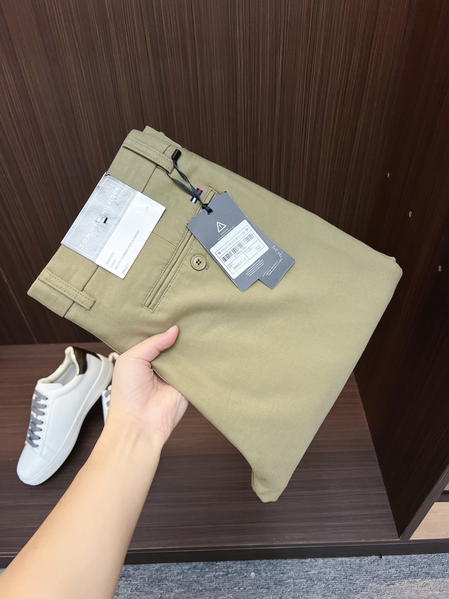 NO:599495,TOMMY casual pants, trousers 2025SS autumn and winter new style, special fabric for advanced custom trousers, customized original hardware, heavy craftsmanship, fine turning and routing, customized fabric, soft and comfortable, significant texture, exquisite accessories, great upper body effect, complete three standards, standard size 30-40,,tom ford,alexander wang19860909TOMMY 汤米 休闲裤 西裤2025SS秋冬新款 高级定制裤子专用面料 定制原版五金 重工工艺打造 车工走线精细 定制面料 柔软舒适 质感显著 辅料精美 上身效果超赞 三标齐全 标准尺码30-40,,tom ford,alexander wang,Men's clothing