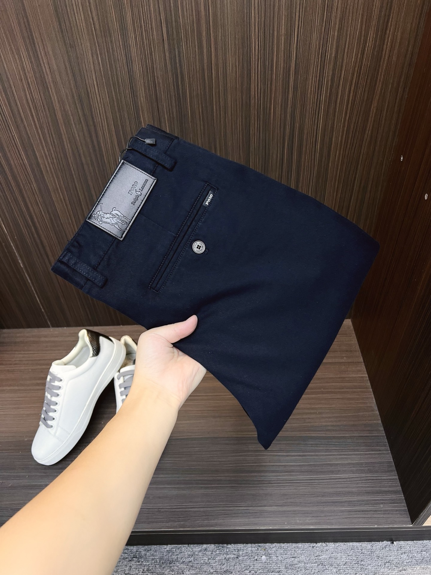 NO:599519,POLO casual pants, trousers 2025SS autumn and winter new style, special fabric for advanced custom pants, customized original hardware, heavy craftsmanship, fine turning and routing, customized fabric, soft and comfortable, significant texture, exquisite accessories, great upper body effect, complete three standards, standard size 30-40,,alexander wang19860909POLO 保罗 休闲裤 西裤2025SS秋冬新款 高级定制裤子专用面料 定制原版五金 重工工艺打造 车工走线精细 定制面料 柔软舒适 质感显著 辅料精美 上身效果超赞 三标齐全 标准尺码30-40,,alexander wang,Men's clothing