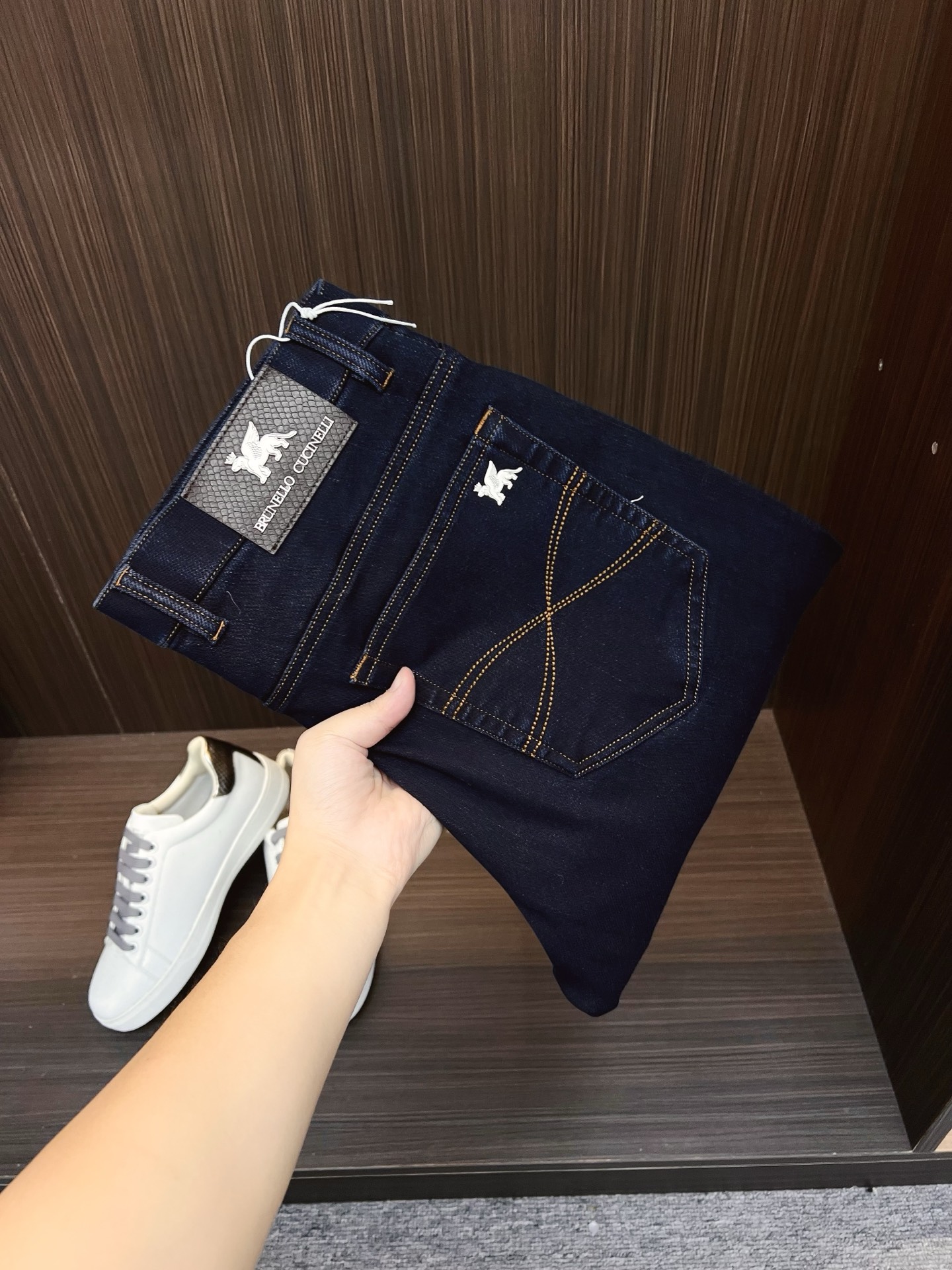 NO:599522,BC Casual Pants, Western Pants 2025SS Autumn and Winter New Style, Special Fabric for Advanced Custom Pants, Customized Original Hardware, Heavy Craftsmanship, Fine Turning, Customized Fabric, Soft and Comfortable, Remarkable Texture, Exquisite Accessories, Excellent Upper Body Effect, Complete Three Standards, Standard Size 30-40,,alexander wang19860909BC 休闲裤 西裤2025SS秋冬新款 高级定制裤子专用面料 定制原版五金 重工工艺打造 车工走线精细 定制面料 柔软舒适 质感显著 辅料精美 上身效果超赞 三标齐全 标准尺码30-40,,alexander wang,Men's clothing