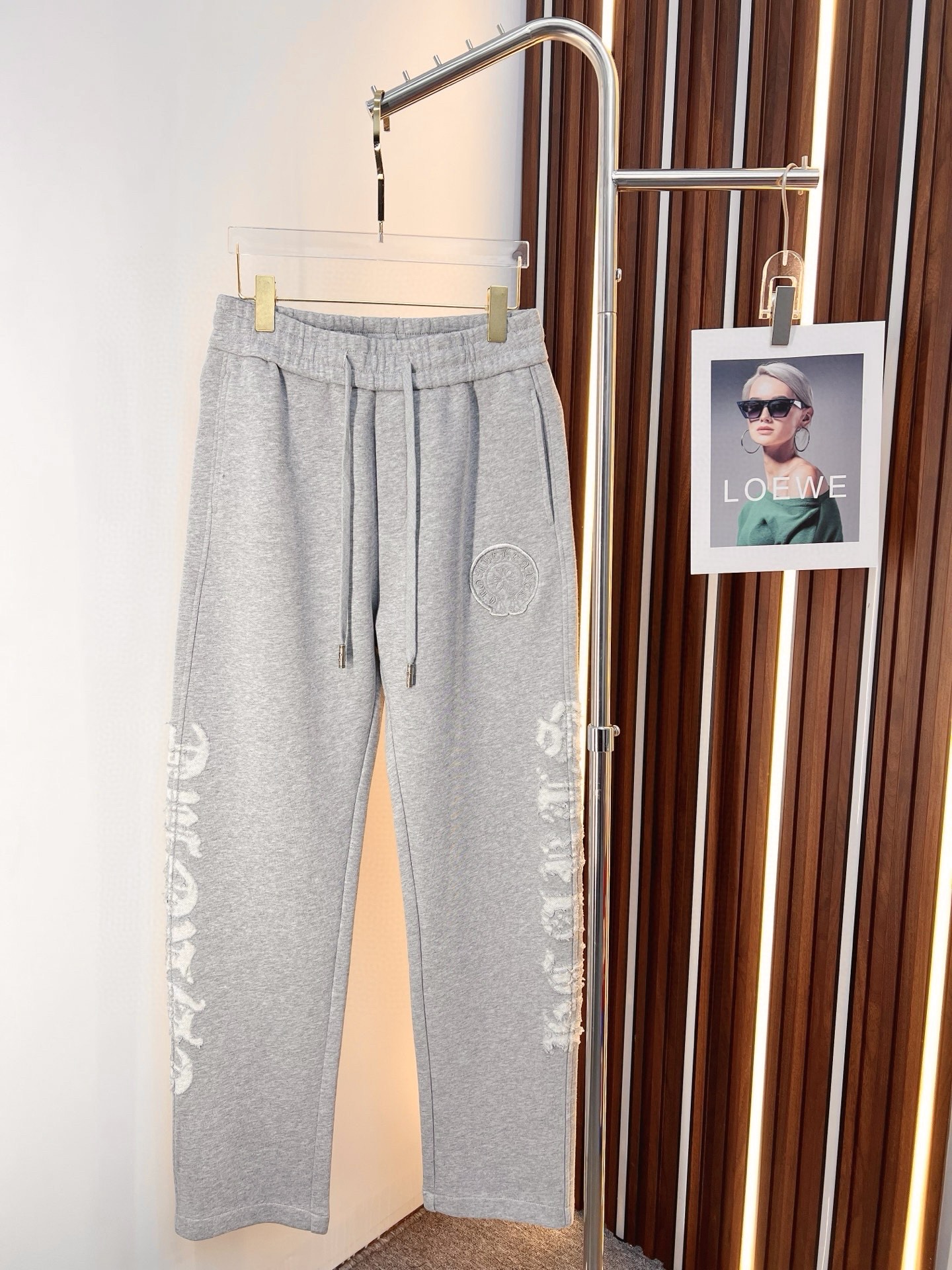 NO:650336,Croxin Top Products 2025 Autumn and Winter New Casual Pants!  On sale simultaneously on the official website. Brand classic LOGO casual pants, customized fabrics, extremely comfortable, strong touch. Highly recognizable, perfect appearance and craftsmanship. Sizes M-3XL, chrome hearts, alexander wang19860909克罗心 顶级货品 2025秋冬新款休闲裤！官网同步发售.品牌经典LOGO休闲裤 ,定制面料,舒适度极好,手触感强烈.辨识度极高,完美品相工艺. 尺码M-3XL,,chrome hearts,alexander wang,Men's clothing