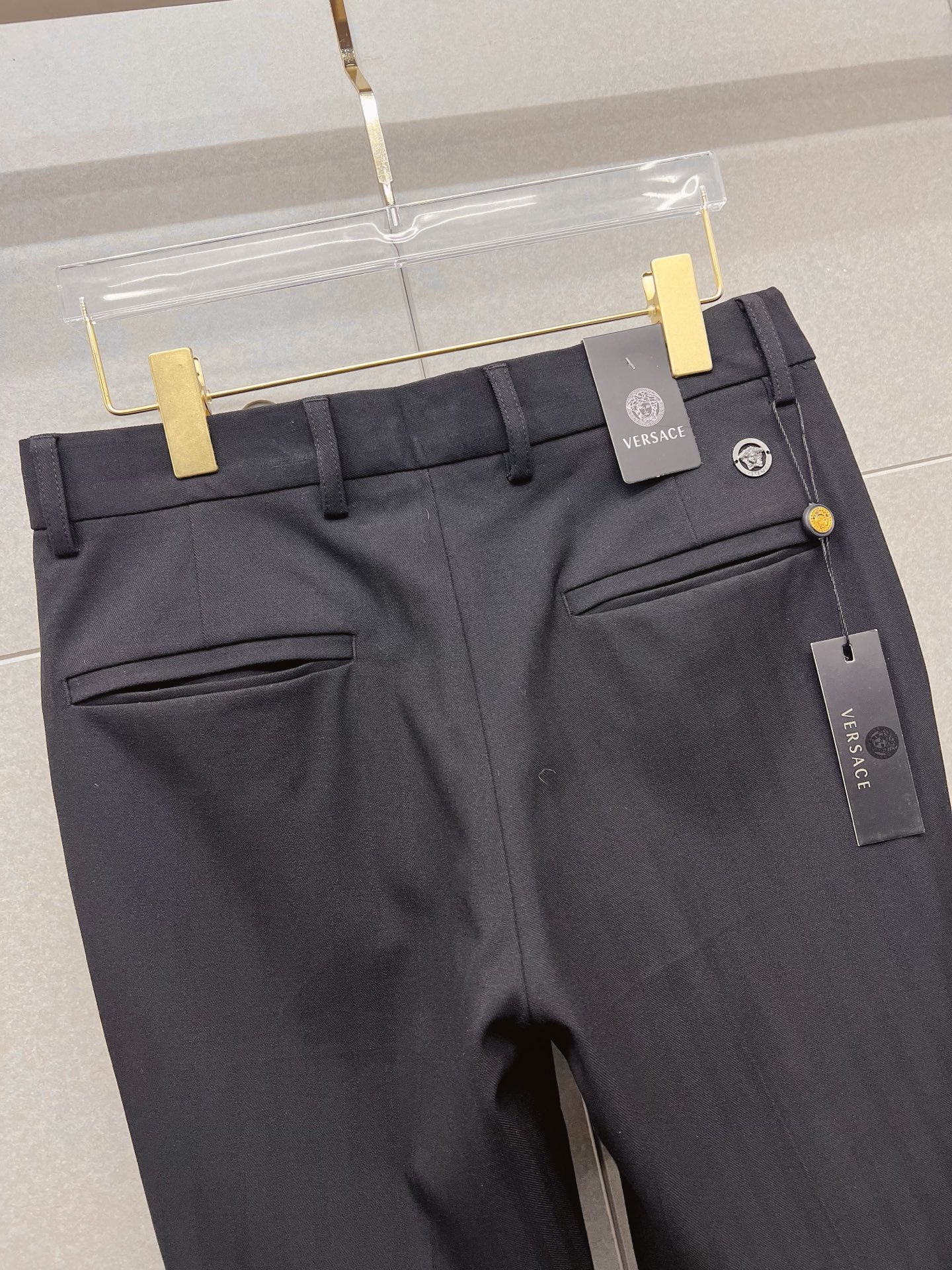 范思哲 休闲裤 西裤2025SS秋冬新款 高级定制裤子专用面料 定制原版五金 重工工艺打造 车工走线精细