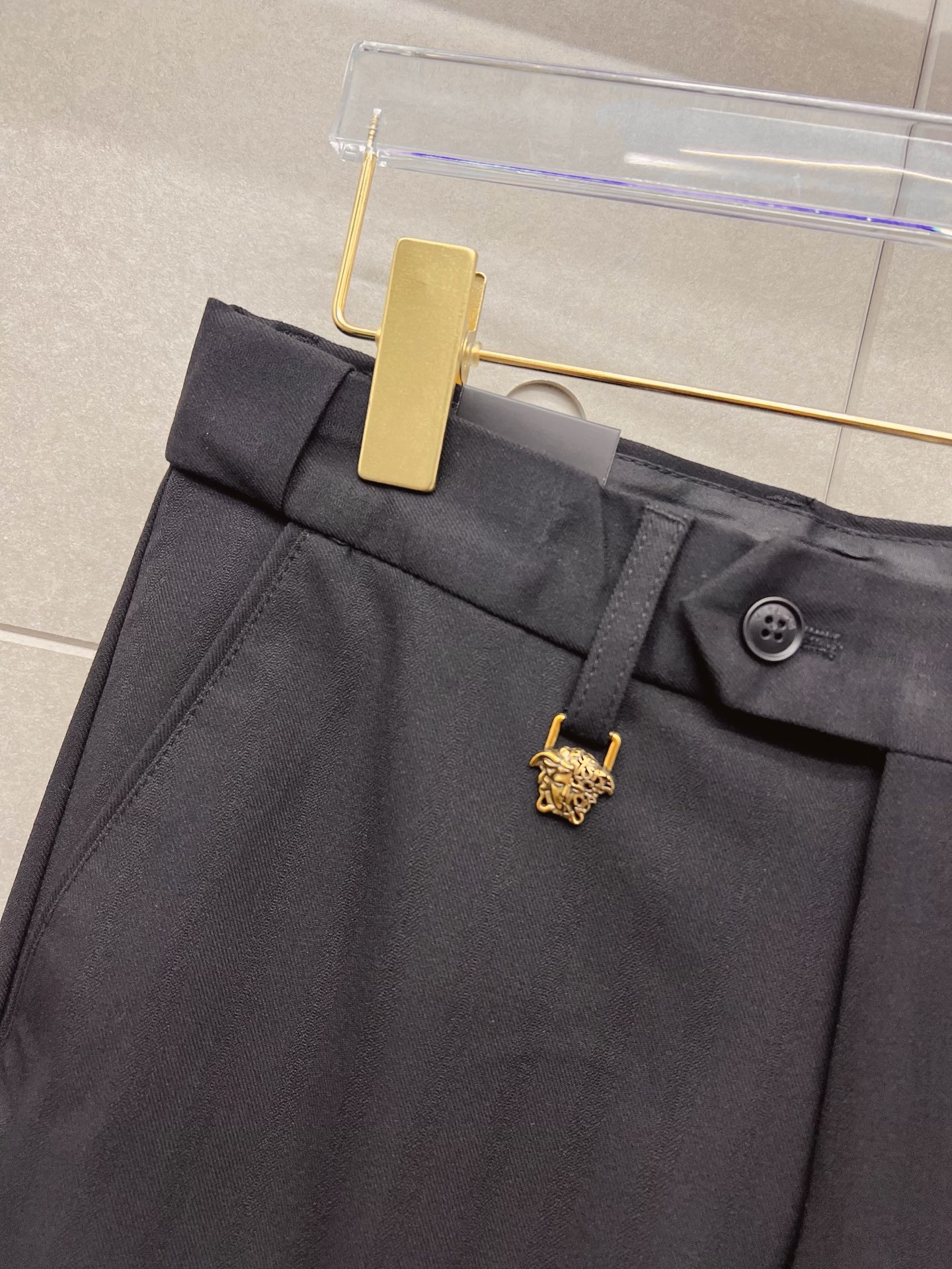 范思哲 休闲裤 西裤2025SS秋冬新款 高级定制裤子专用面料 定制原版五金 重工工艺打造 车工走线精细