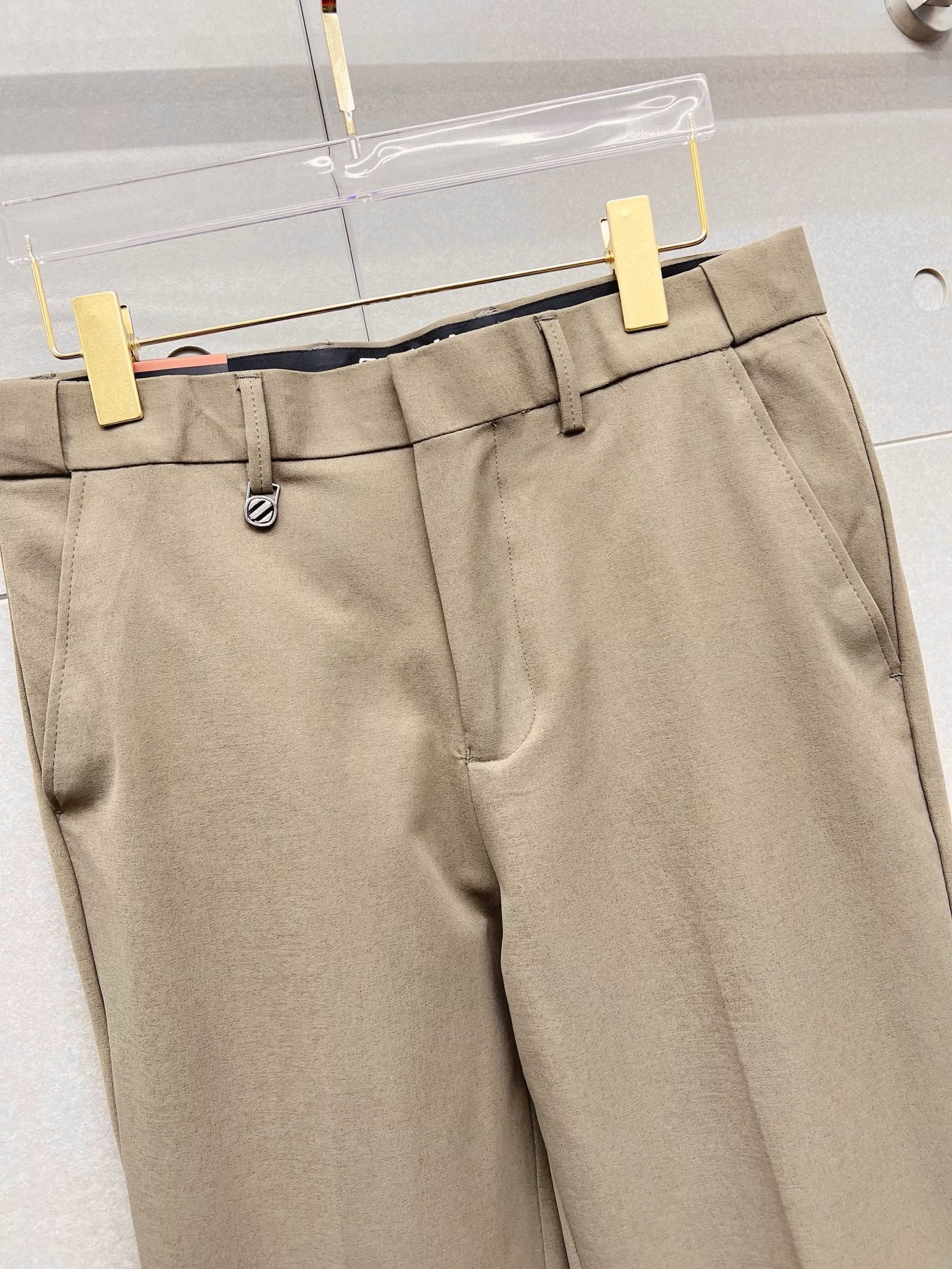 杰尼亚 休闲裤 西裤2025SS秋冬新款 高级定制裤子专用面料 定制原版五金 重工工艺打造 车工走线精细