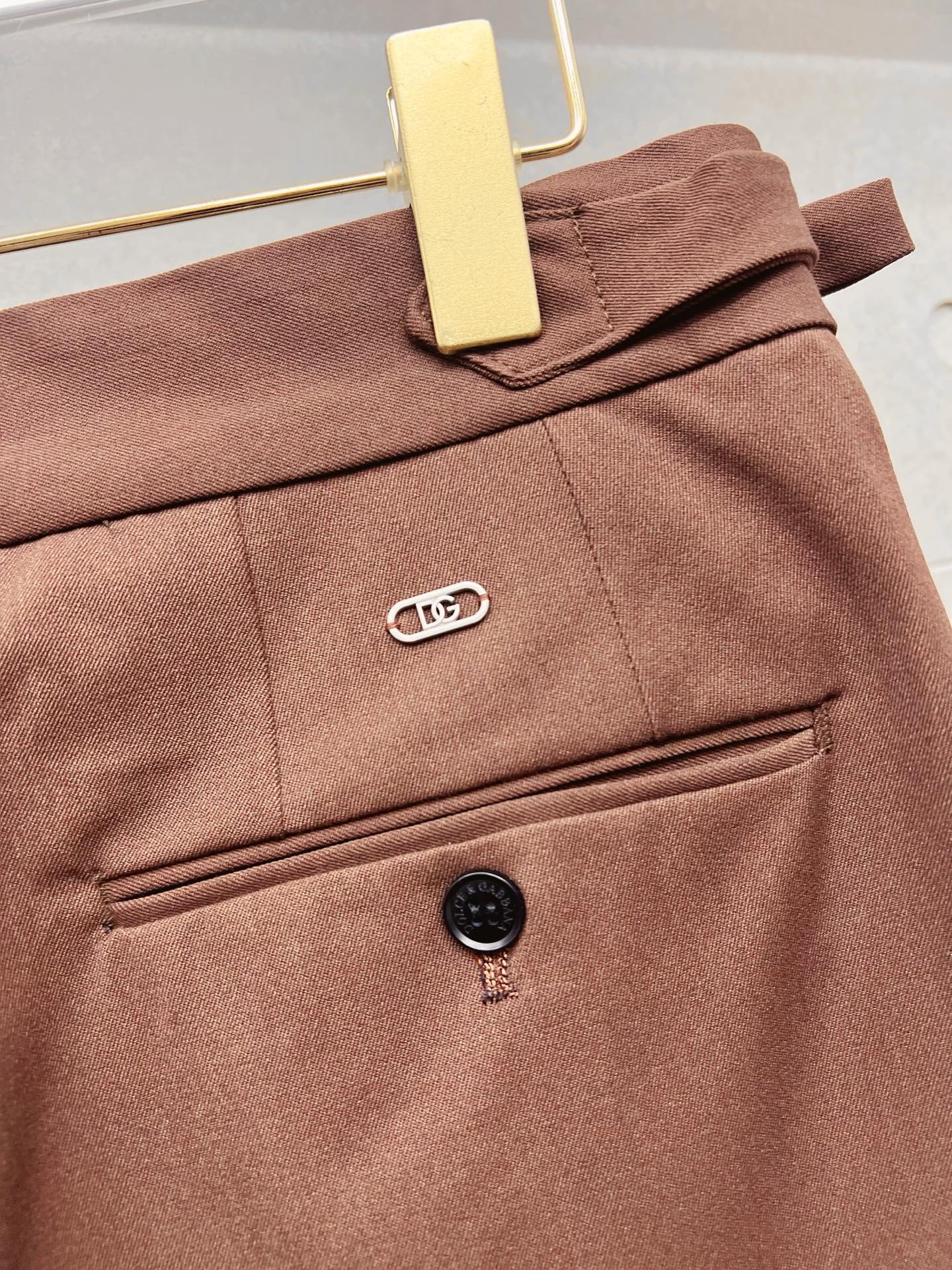 DG 休闲裤 西裤2025SS秋冬新款 高级定制裤子专用面料 定制原版五金 重工工艺打造 车工走线精细 