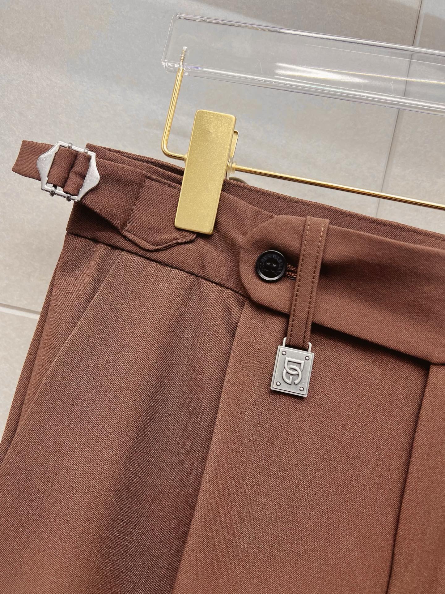 DG 休闲裤 西裤2025SS秋冬新款 高级定制裤子专用面料 定制原版五金 重工工艺打造 车工走线精细 