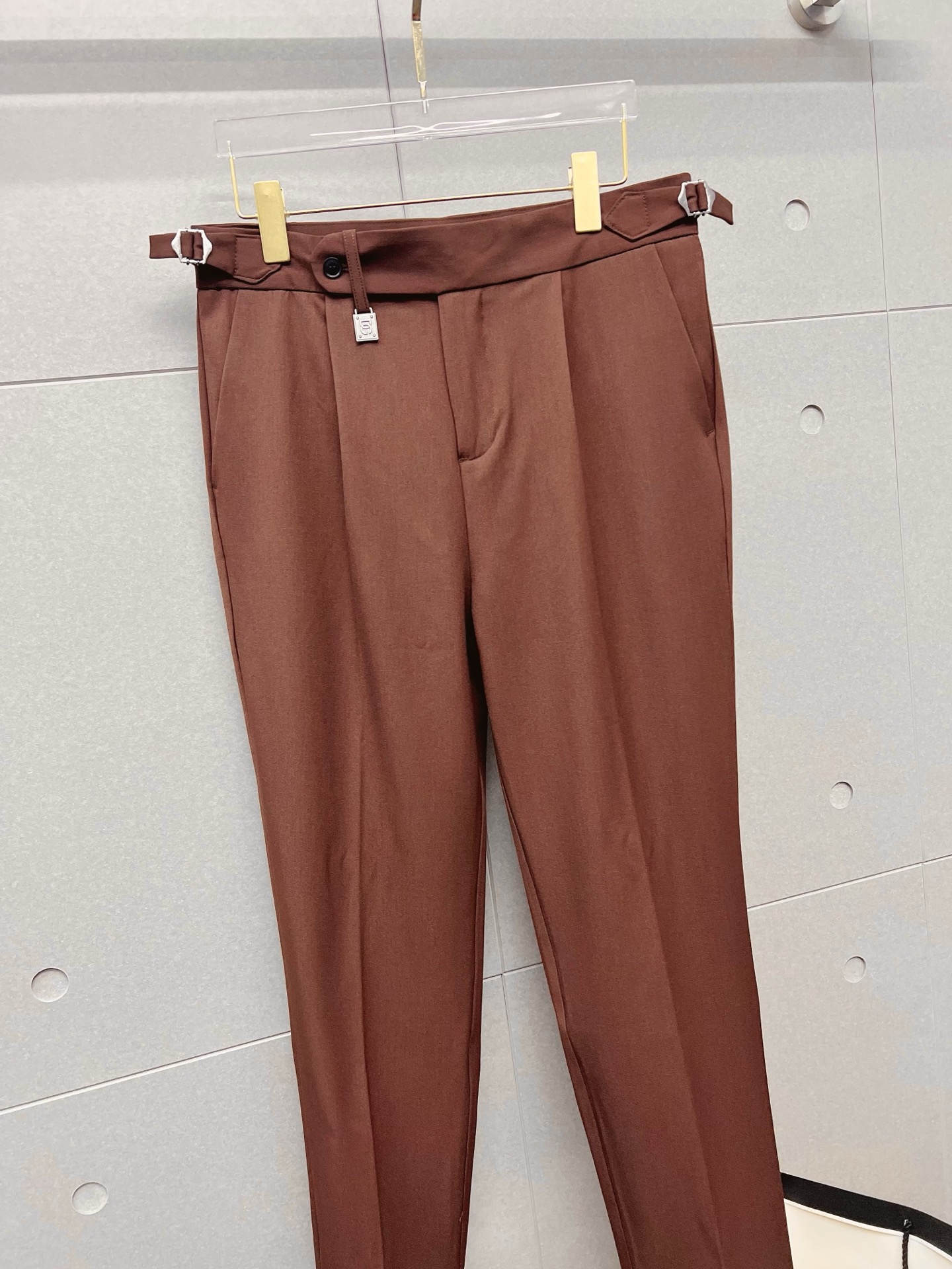 DG 休闲裤 西裤2025SS秋冬新款 高级定制裤子专用面料 定制原版五金 重工工艺打造 车工走线精细 